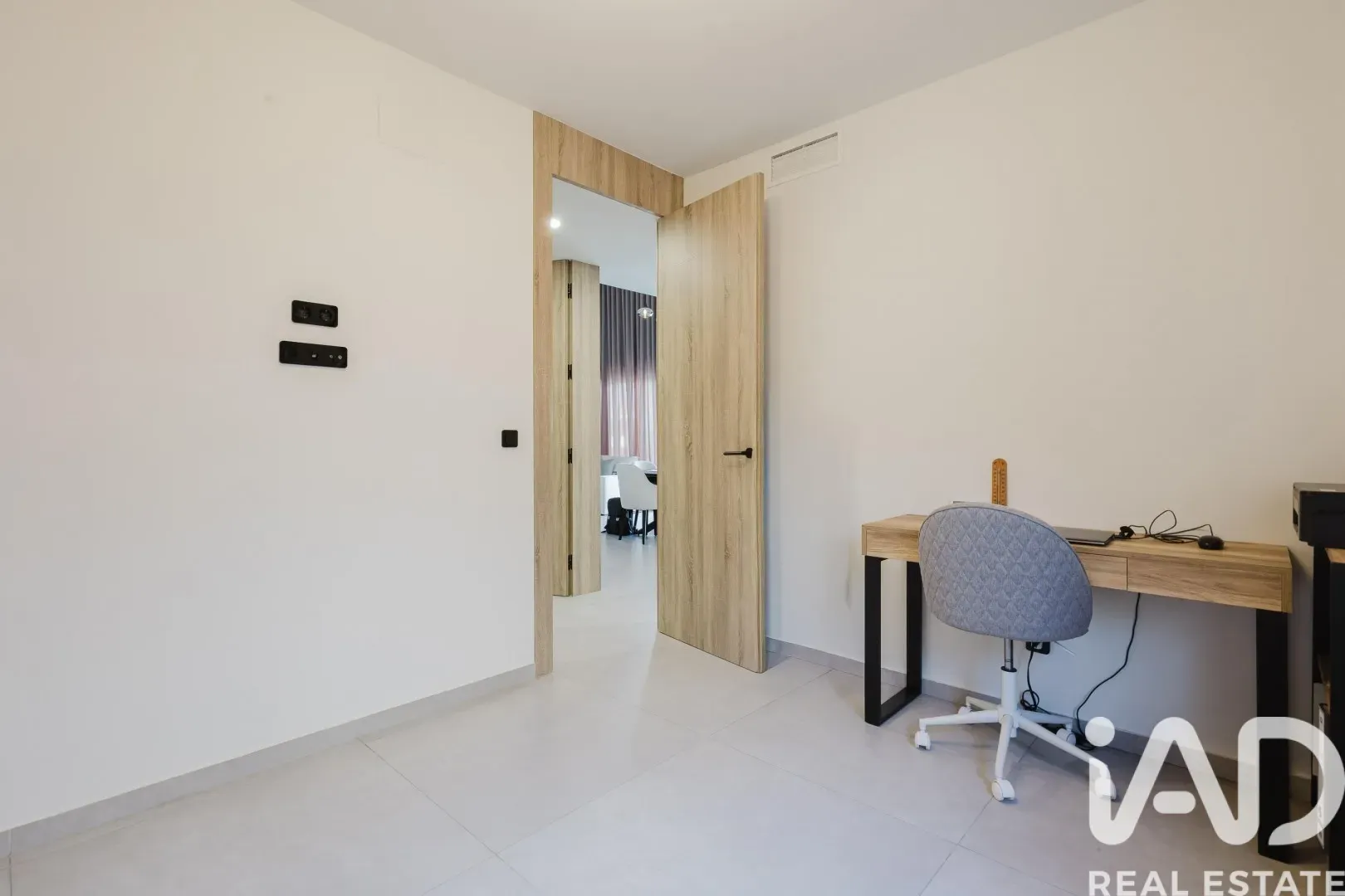 Modern 4-Bed Villa with Pool in Prestigious La Finca Golf, Algorfa - View image 17 of 30