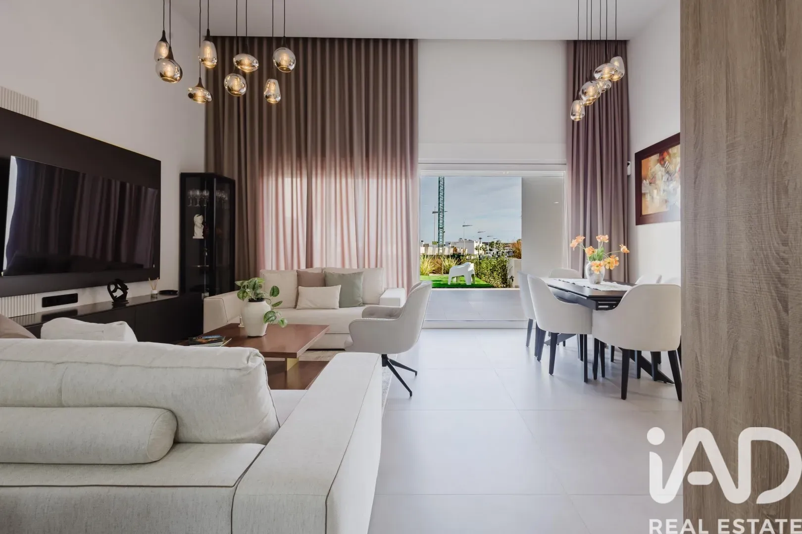 Modern 4-Bed Villa with Pool in Prestigious La Finca Golf, Algorfa - View image 19 of 30