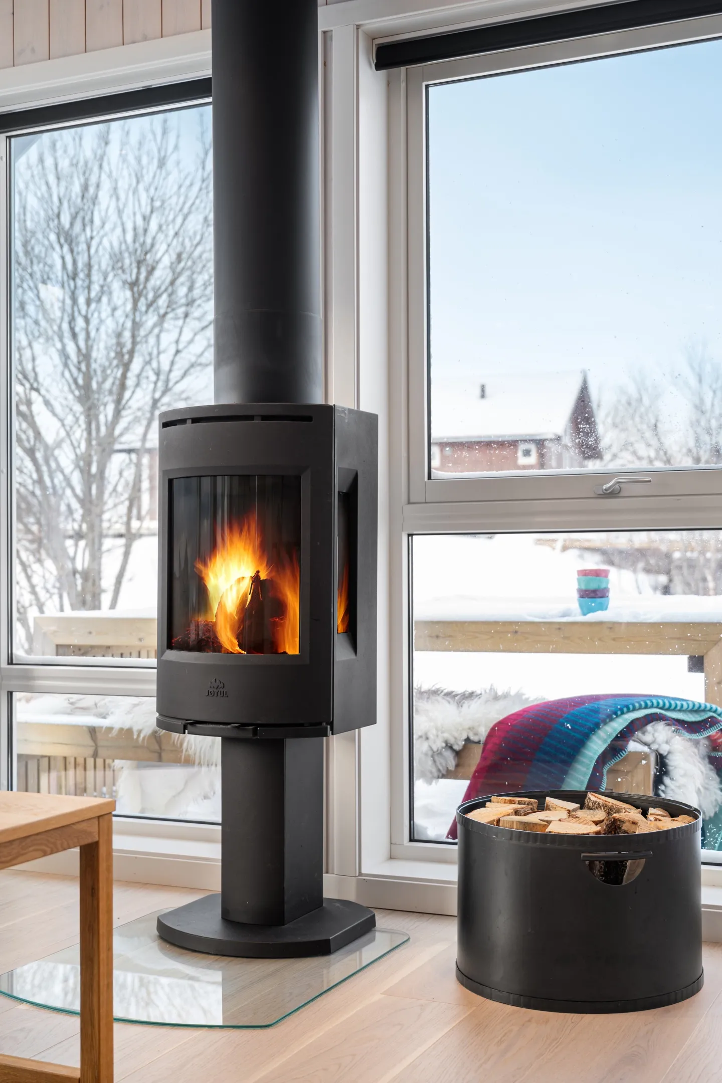 Modern 4-Bedroom Cabin with Expansive Terrace in Lødingen - View image 9 of 46