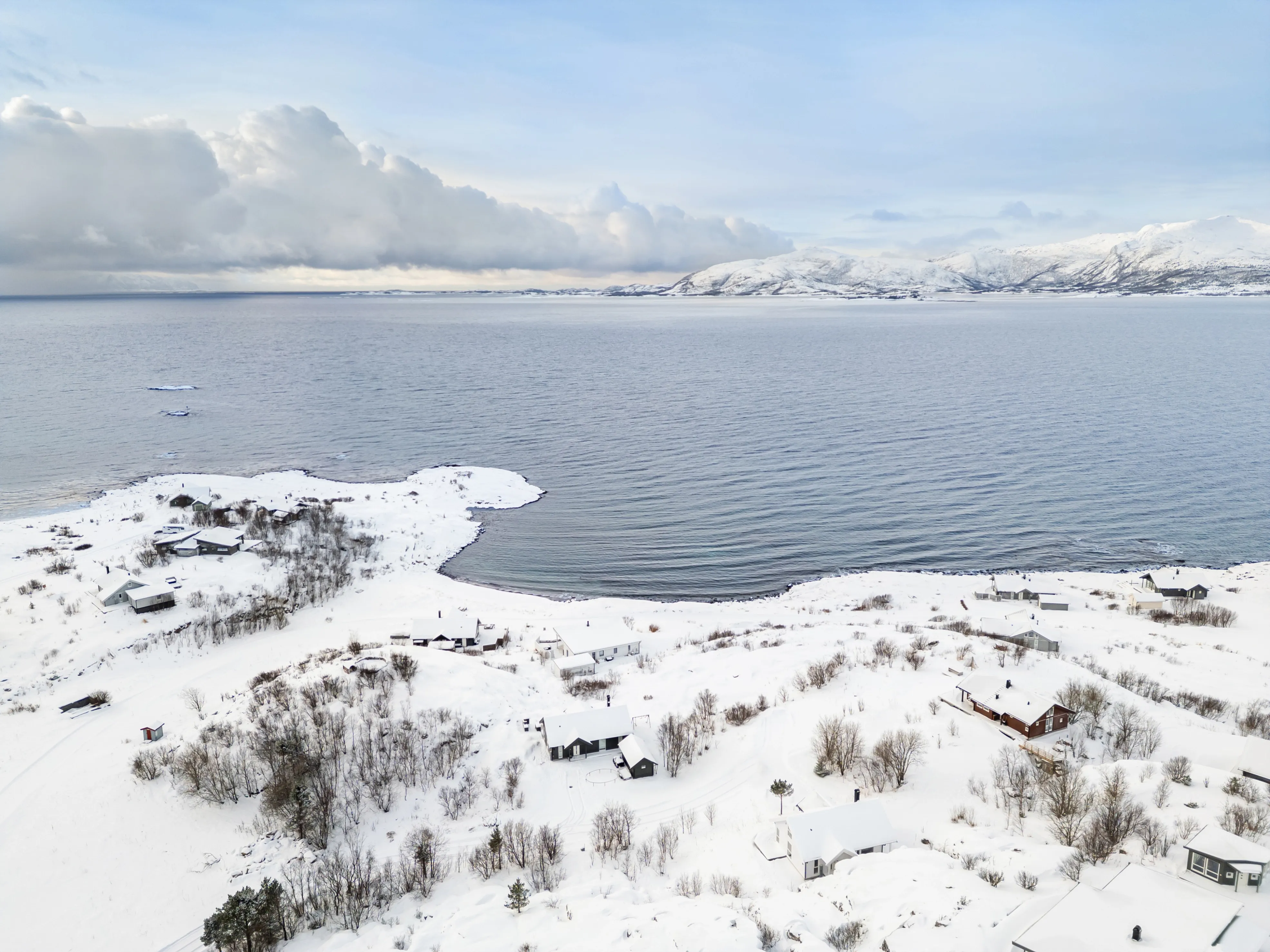 Modern 4-Bedroom Cabin with Expansive Terrace in Lødingen - View image 36 of 46