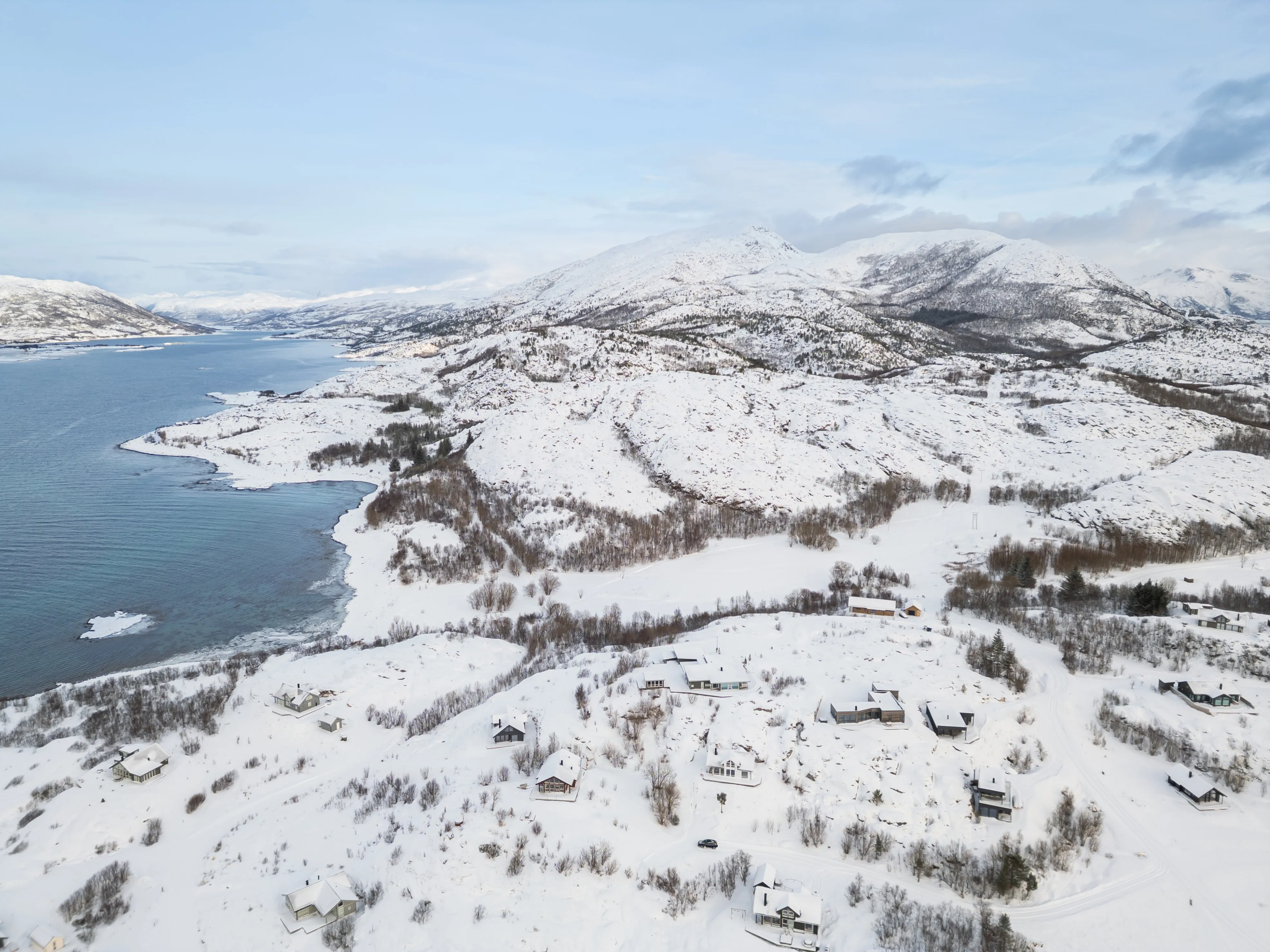 Modern 4-Bedroom Cabin with Expansive Terrace in Lødingen - View image 40 of 46