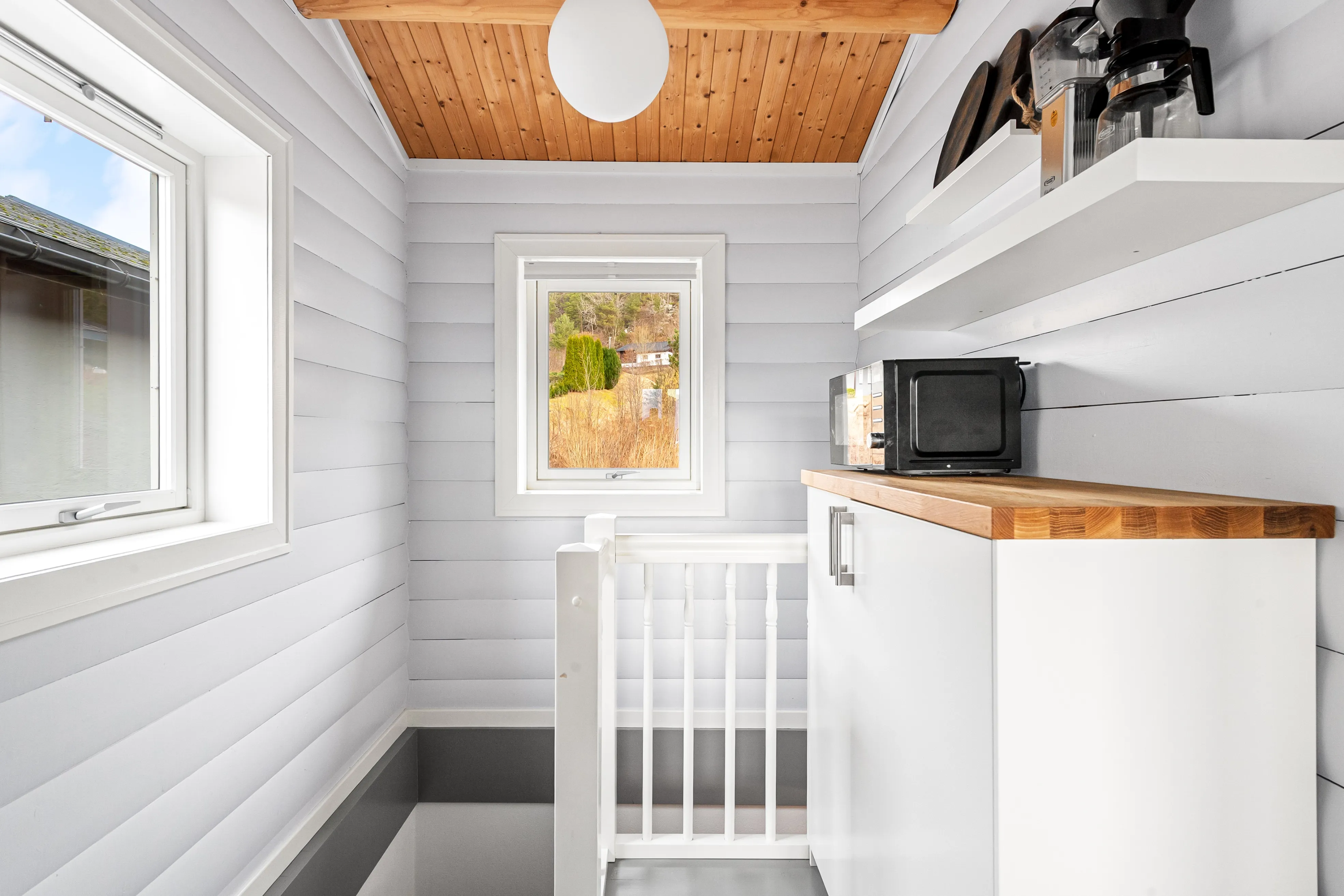 1990s Family House in Midsund with Expansive Terrace and Garden - View image 18 of 42