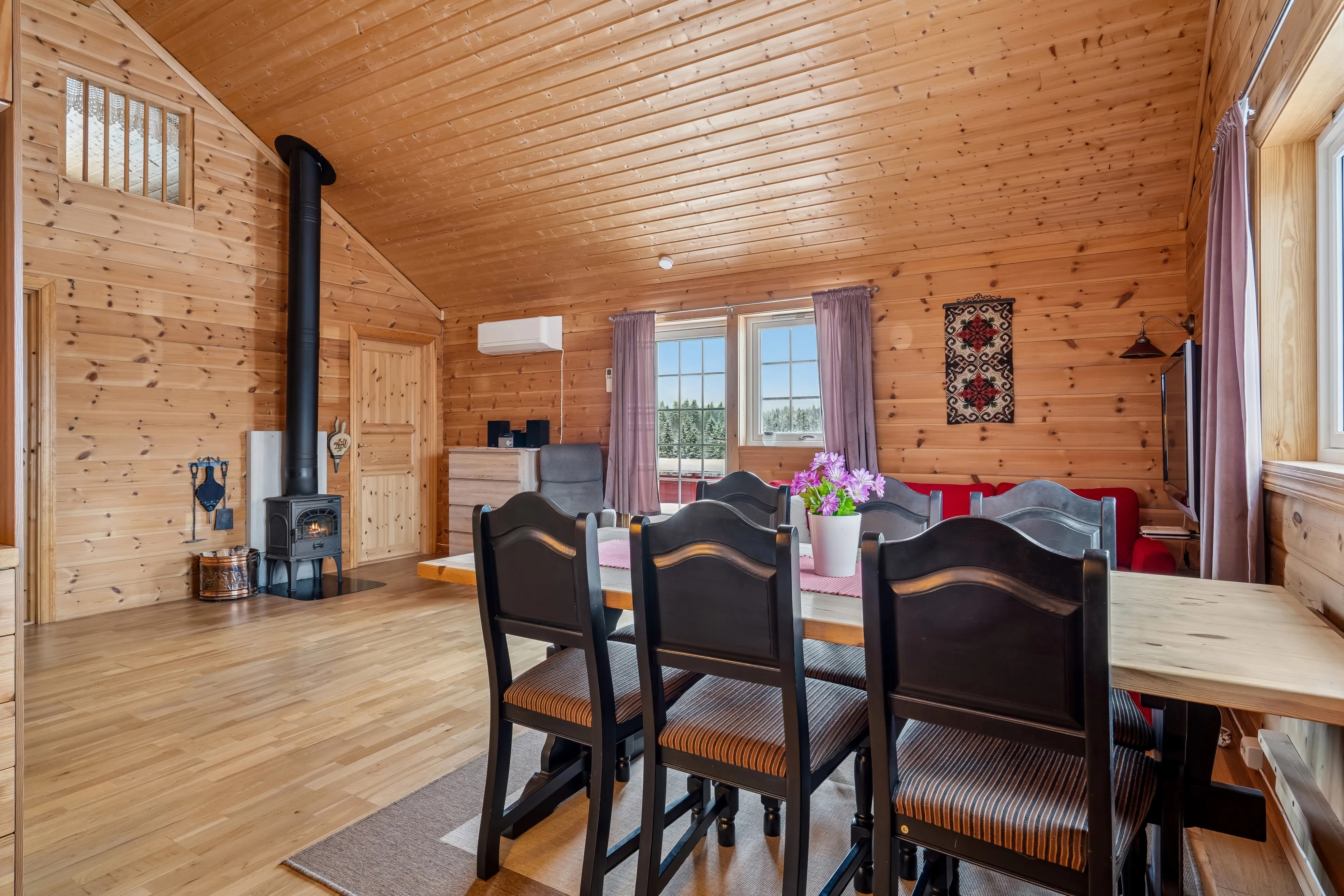 Contemporary 2-Bed Country House with Terrace and Garden in Tranquil Trøndelag - View image 7 of 35