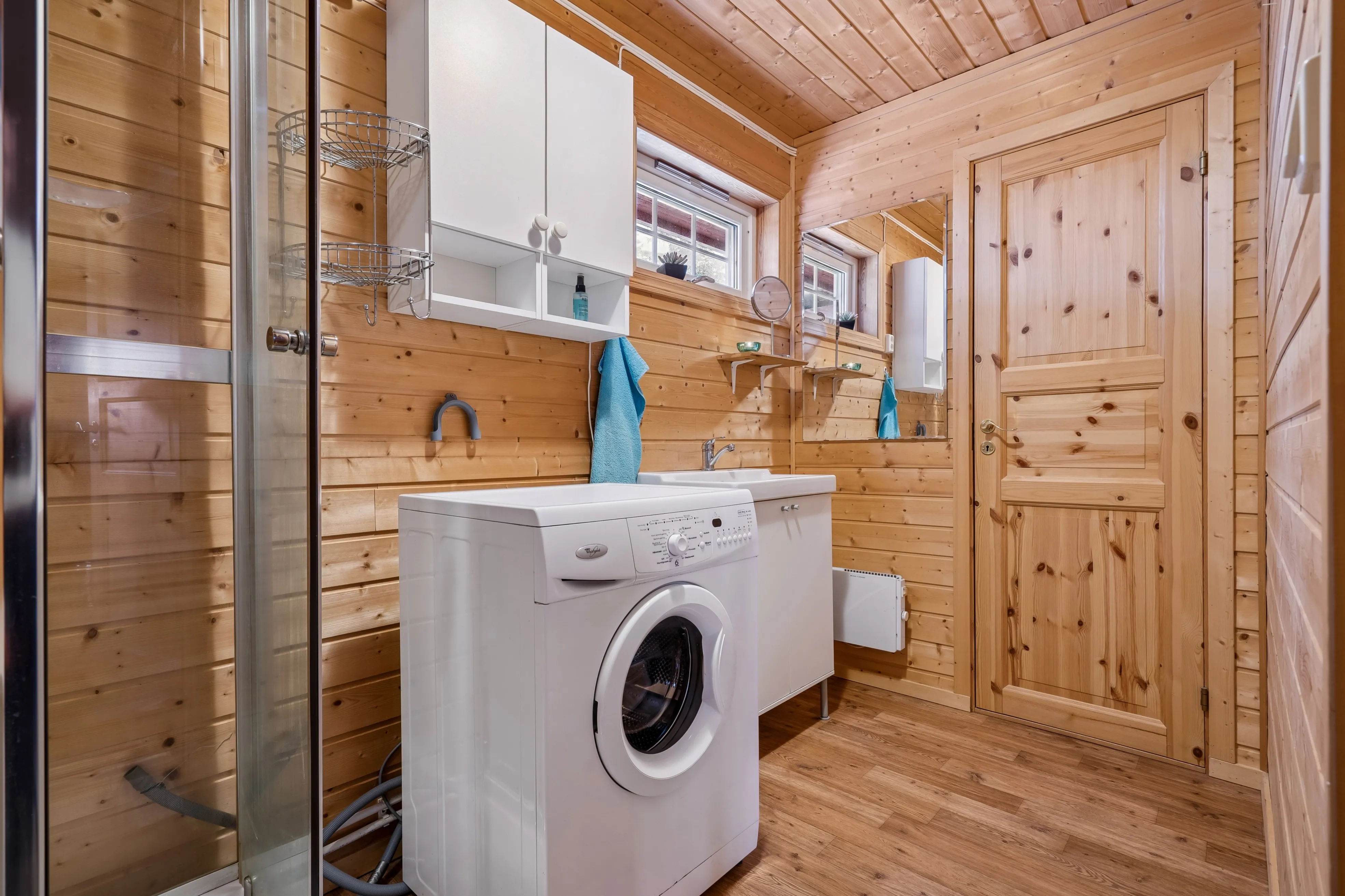 Contemporary 2-Bed Country House with Terrace and Garden in Tranquil Trøndelag - View image 21 of 35