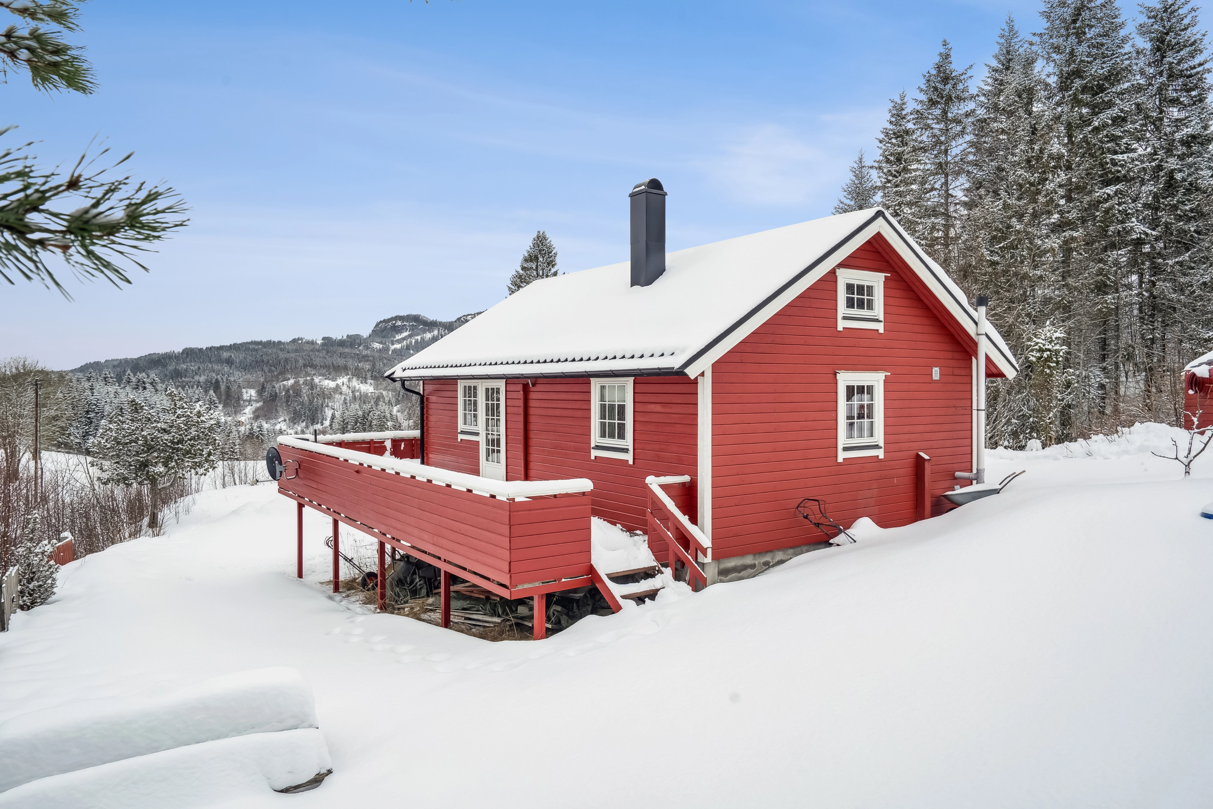 Contemporary 2-Bed Country House with Terrace and Garden in Tranquil Trøndelag - View image 34 of 35