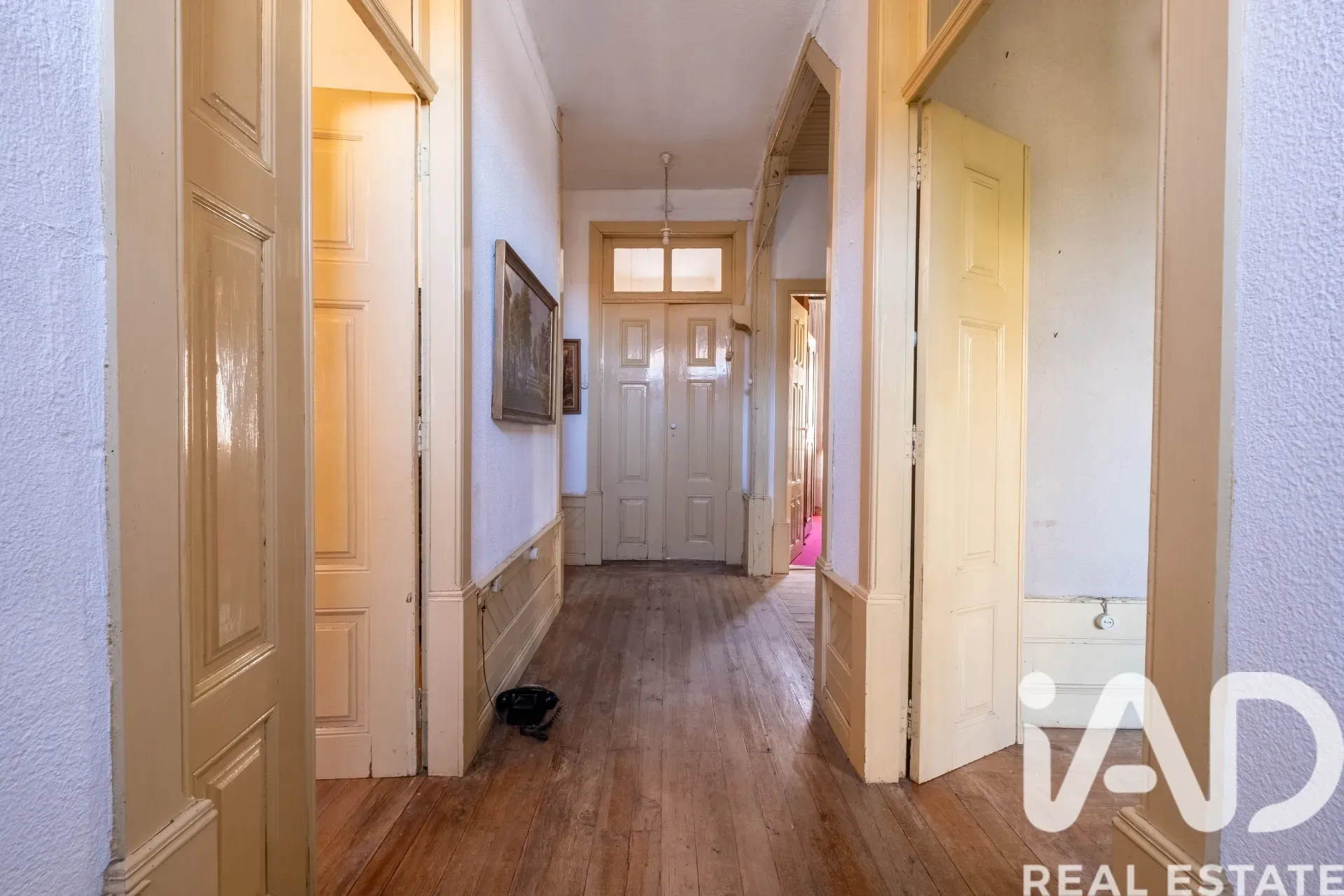 1930s 5-Bedroom House with Garden and Terrace in Scenic Erdeval, Portugal - View image 10 of 37