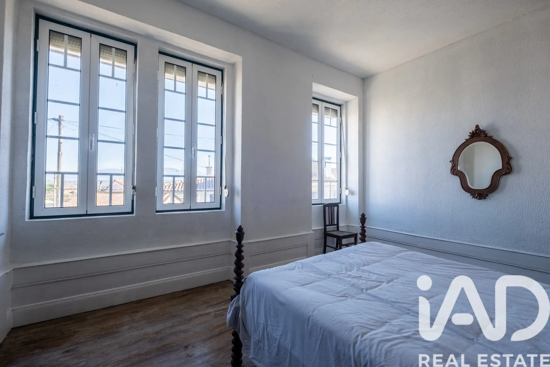 1930s 5-Bedroom House with Garden and Terrace in Scenic Erdeval, Portugal - View image 12 of 37