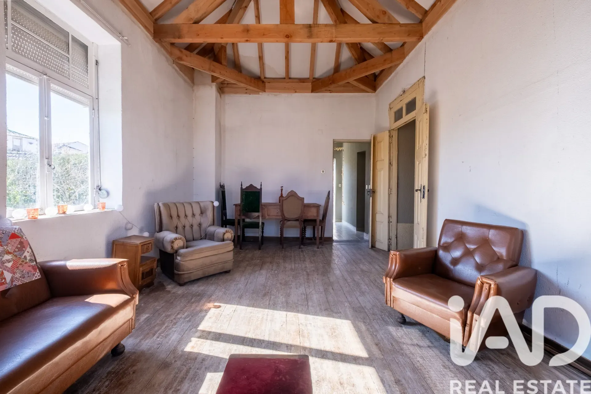 1930s 5-Bedroom House with Garden and Terrace in Scenic Erdeval, Portugal - View image 17 of 37