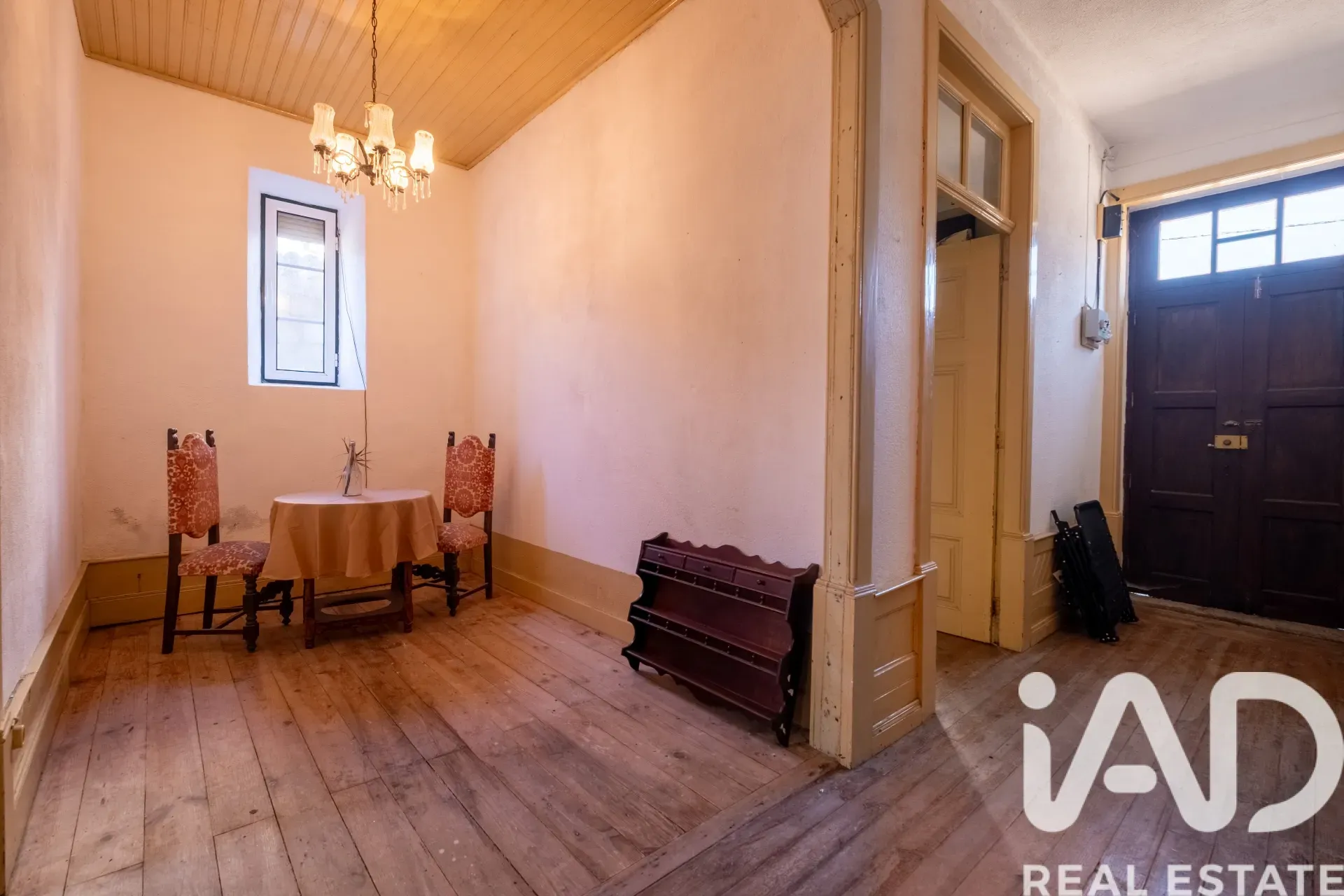 1930s 5-Bedroom House with Garden and Terrace in Scenic Erdeval, Portugal - View image 23 of 37