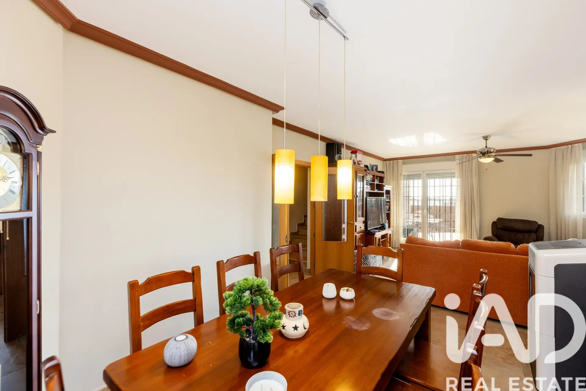 Modern 4-Bedroom House with Pool and Garden in Colmenarejo, Spain - View image 7 of 40