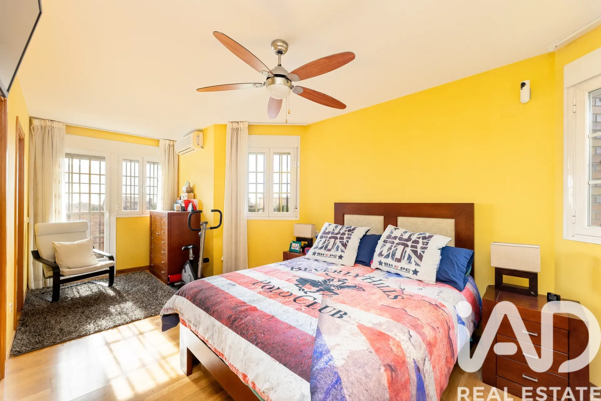 Modern 4-Bedroom House with Pool and Garden in Colmenarejo, Spain - View image 19 of 40