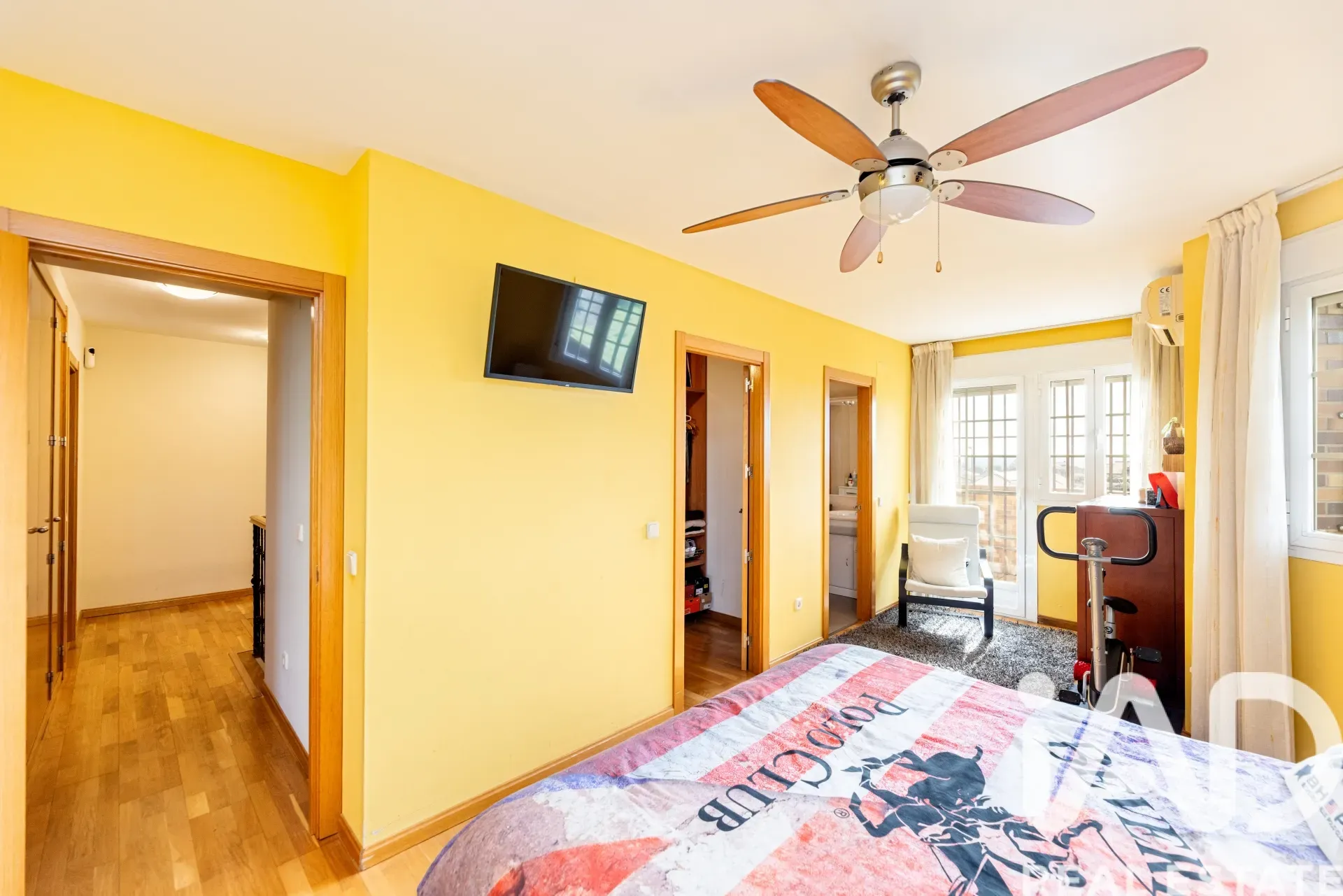 Modern 4-Bedroom House with Pool and Garden in Colmenarejo, Spain - View image 20 of 40