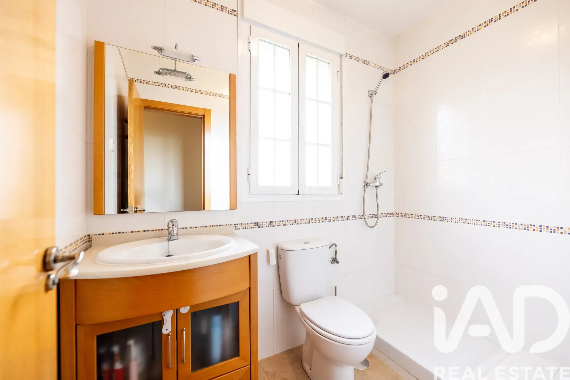 Modern 4-Bedroom House with Pool and Garden in Colmenarejo, Spain - View image 21 of 40