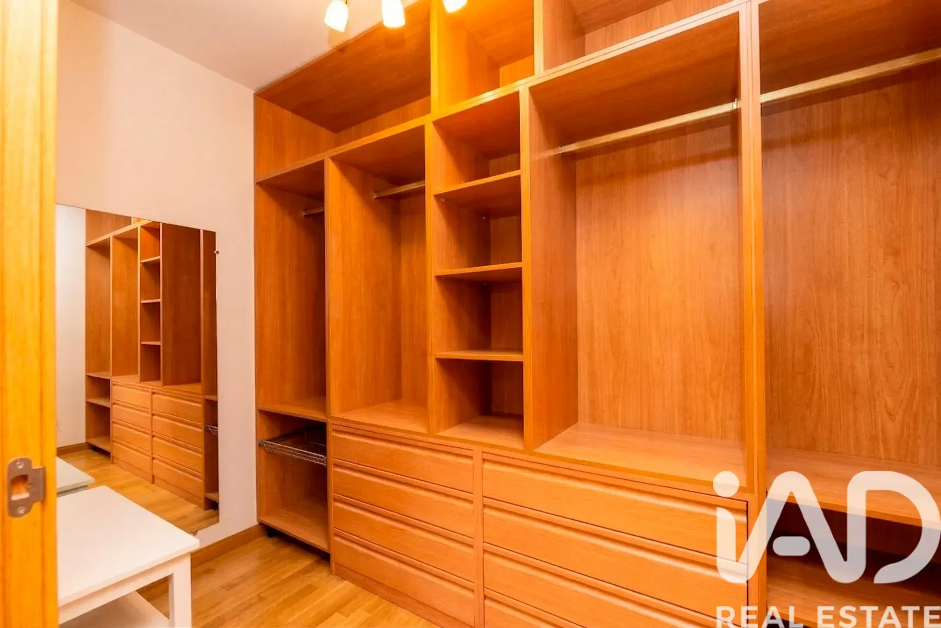 Modern 4-Bedroom House with Pool and Garden in Colmenarejo, Spain - View image 26 of 40