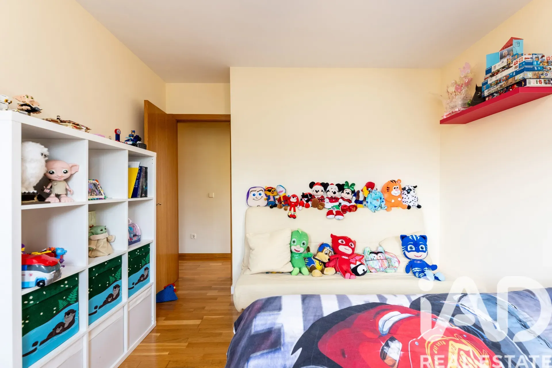 Modern 4-Bedroom House with Pool and Garden in Colmenarejo, Spain - View image 30 of 40