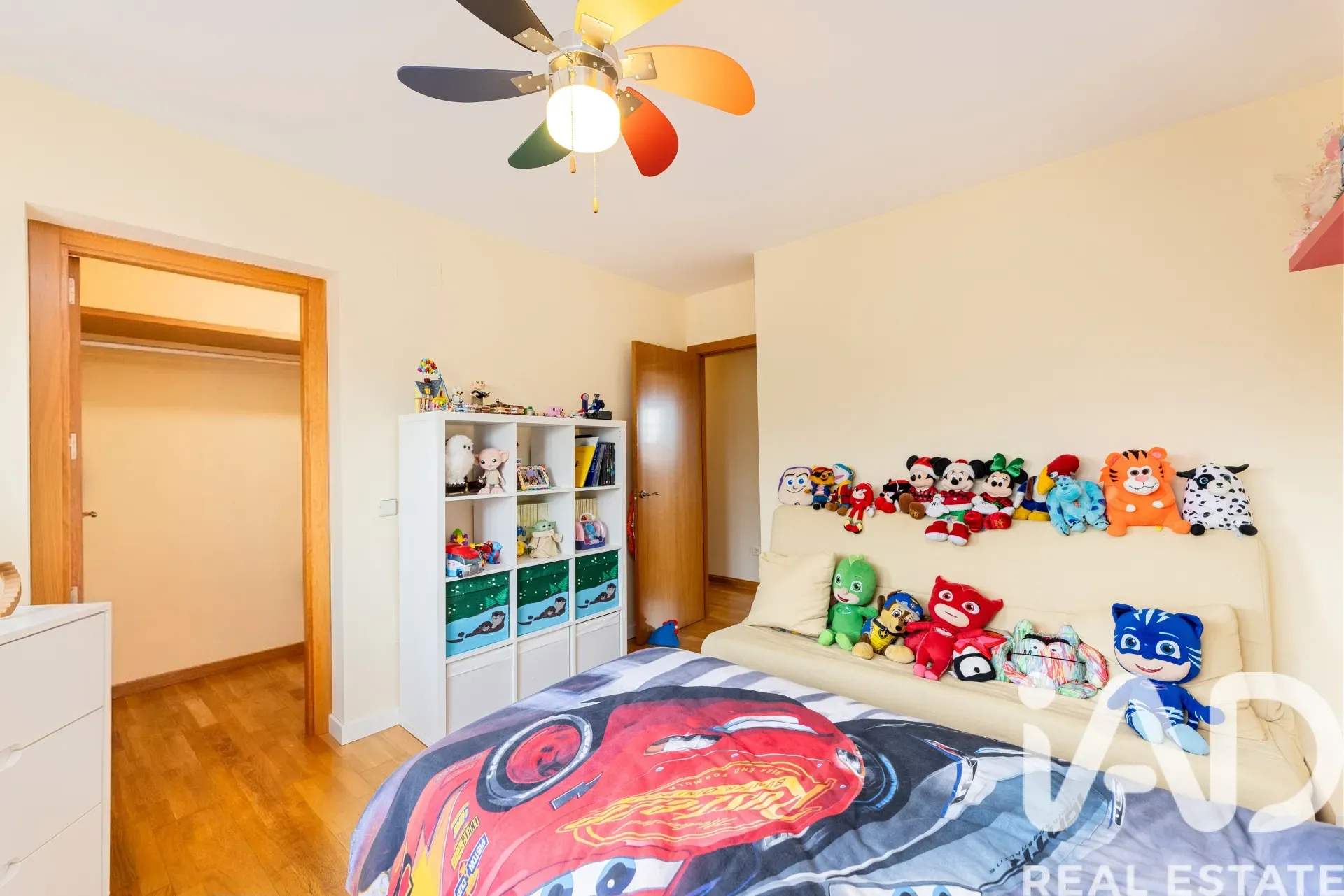 Modern 4-Bedroom House with Pool and Garden in Colmenarejo, Spain - View image 31 of 40