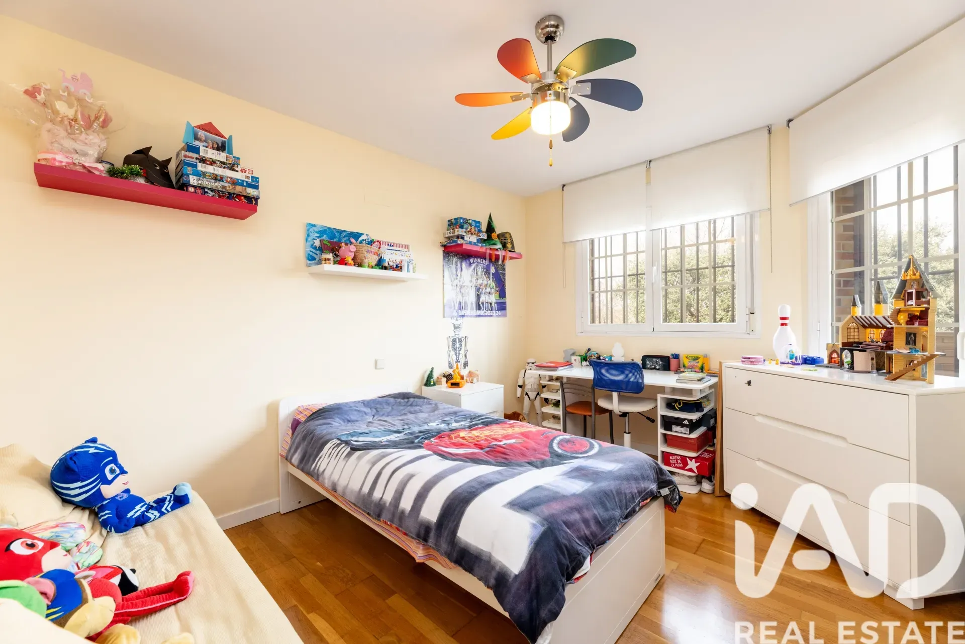 Modern 4-Bedroom House with Pool and Garden in Colmenarejo, Spain - View image 32 of 40