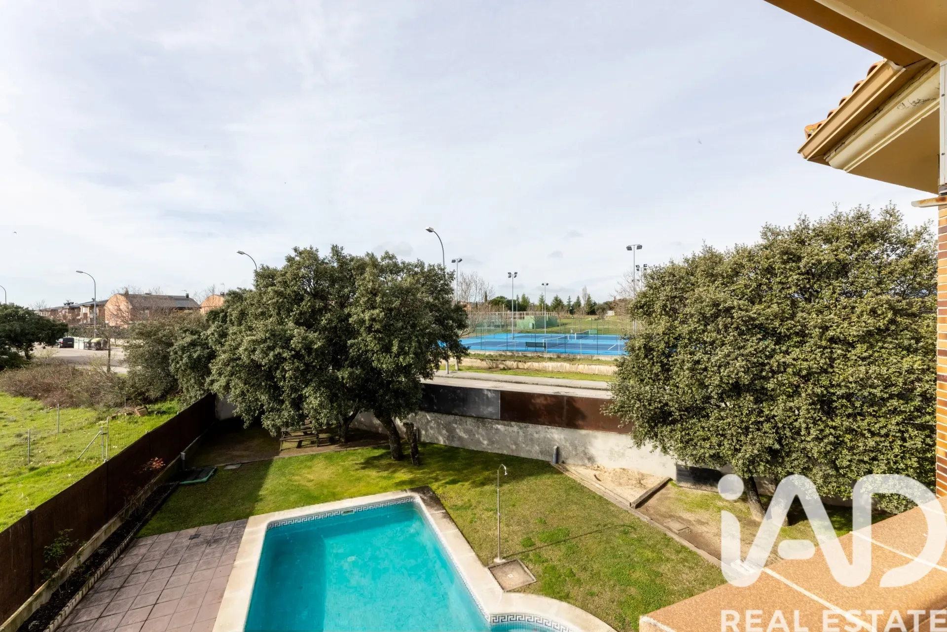 Modern 4-Bedroom House with Pool and Garden in Colmenarejo, Spain - View image 34 of 40