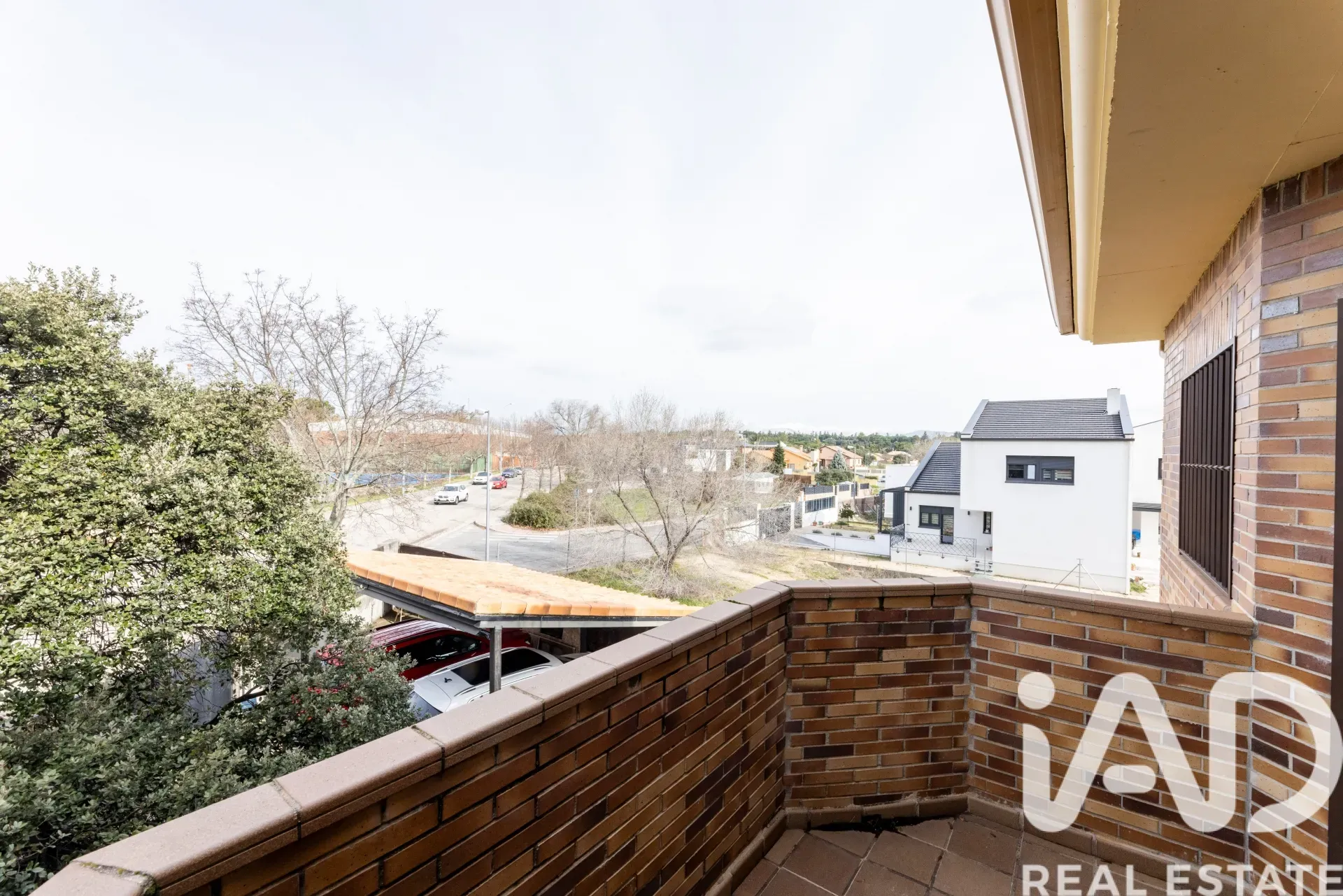 Modern 4-Bedroom House with Pool and Garden in Colmenarejo, Spain - View image 36 of 40