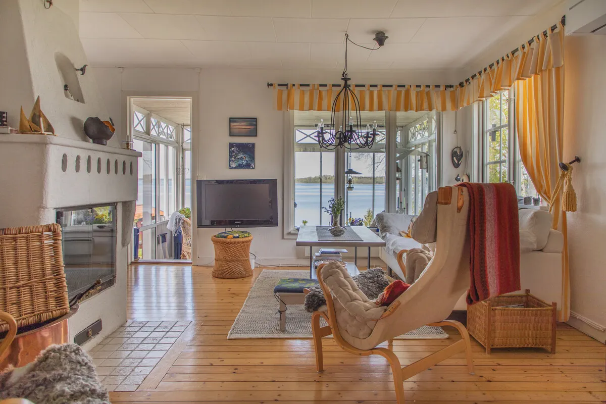 1950s Swedish Archipelago Retreat with Expansive Garden in Gräddö - View image 8 of 39