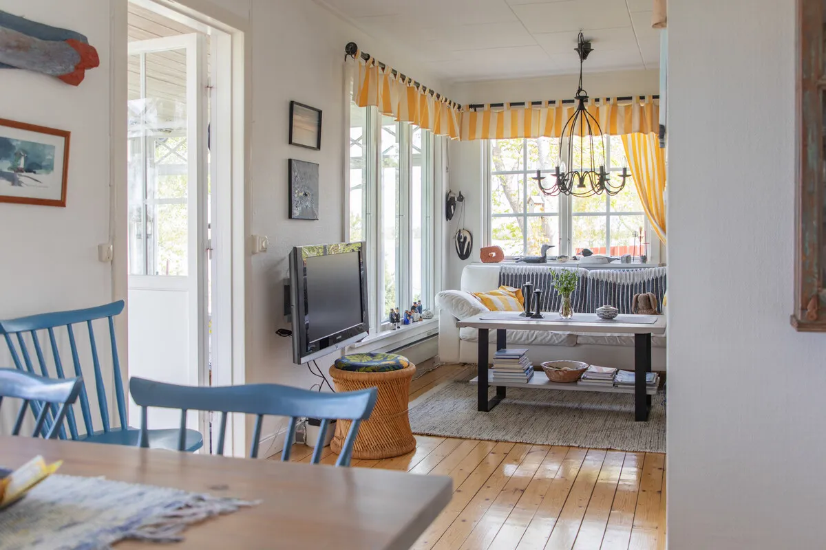 1950s Swedish Archipelago Retreat with Expansive Garden in Gräddö - View image 9 of 39