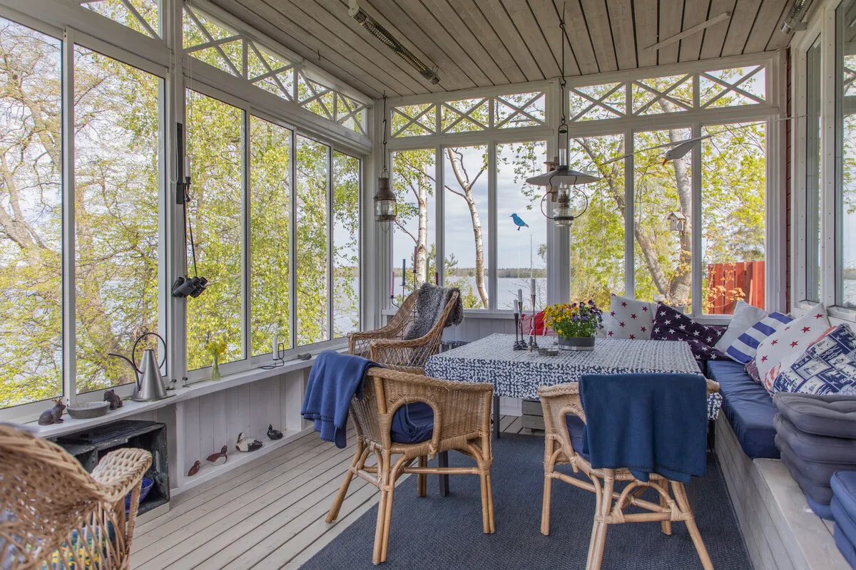 1950s Swedish Archipelago Retreat with Expansive Garden in Gräddö - View image 10 of 39