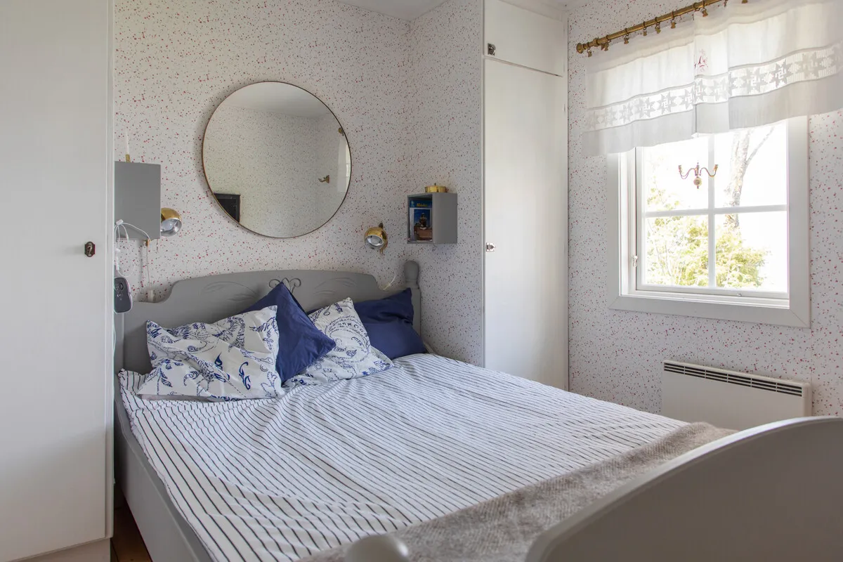 1950s Swedish Archipelago Retreat with Expansive Garden in Gräddö - View image 16 of 39