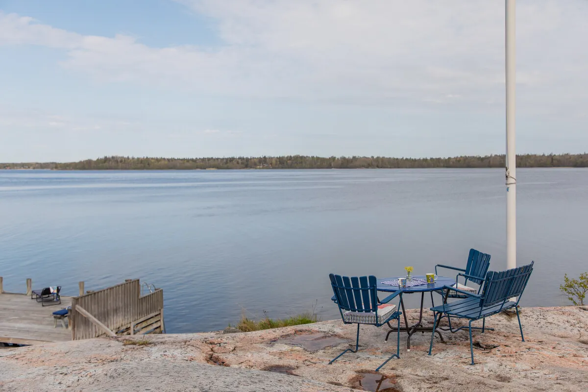 1950s Swedish Archipelago Retreat with Expansive Garden in Gräddö - View image 19 of 39