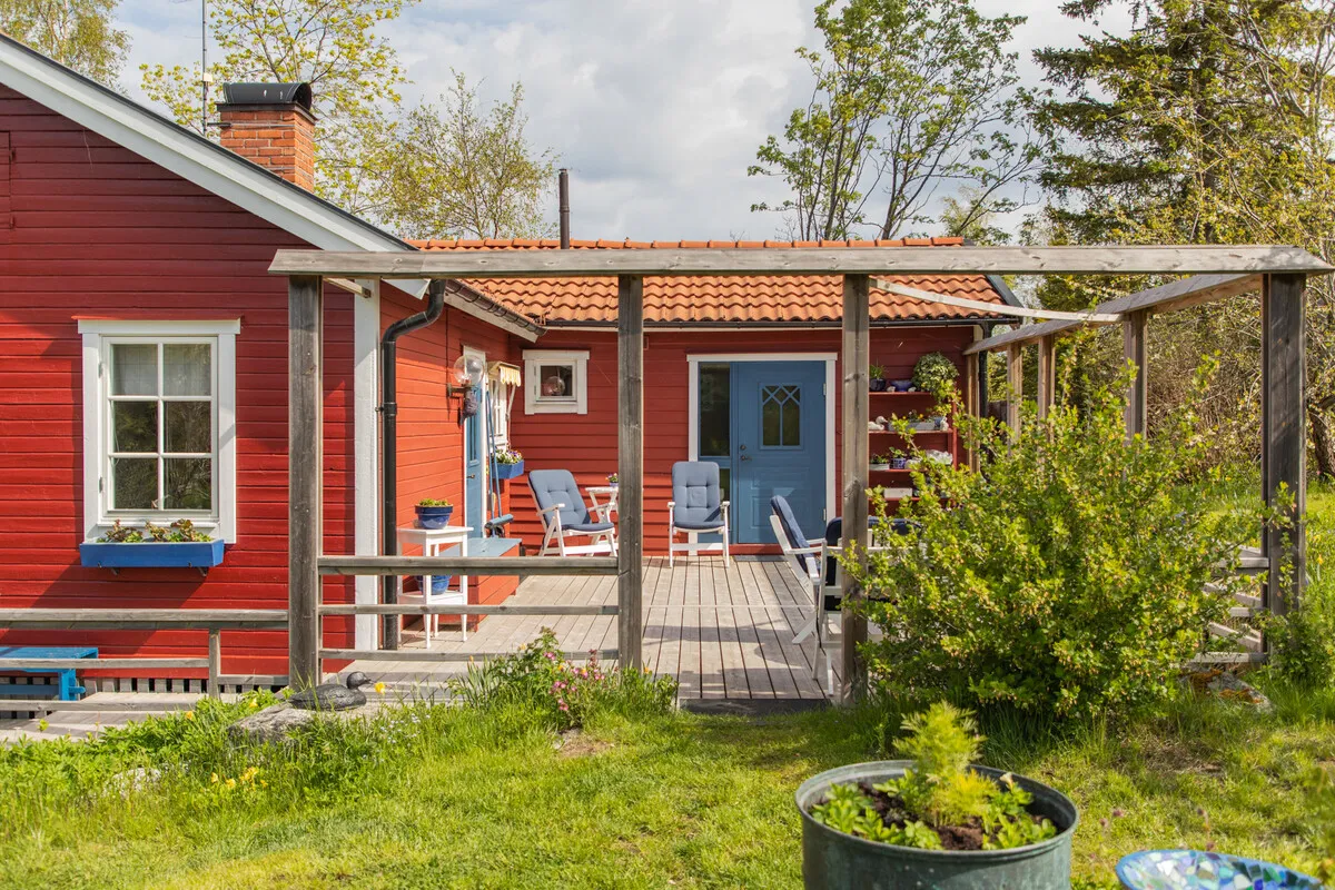 1950s Swedish Archipelago Retreat with Expansive Garden in Gräddö - View image 21 of 39