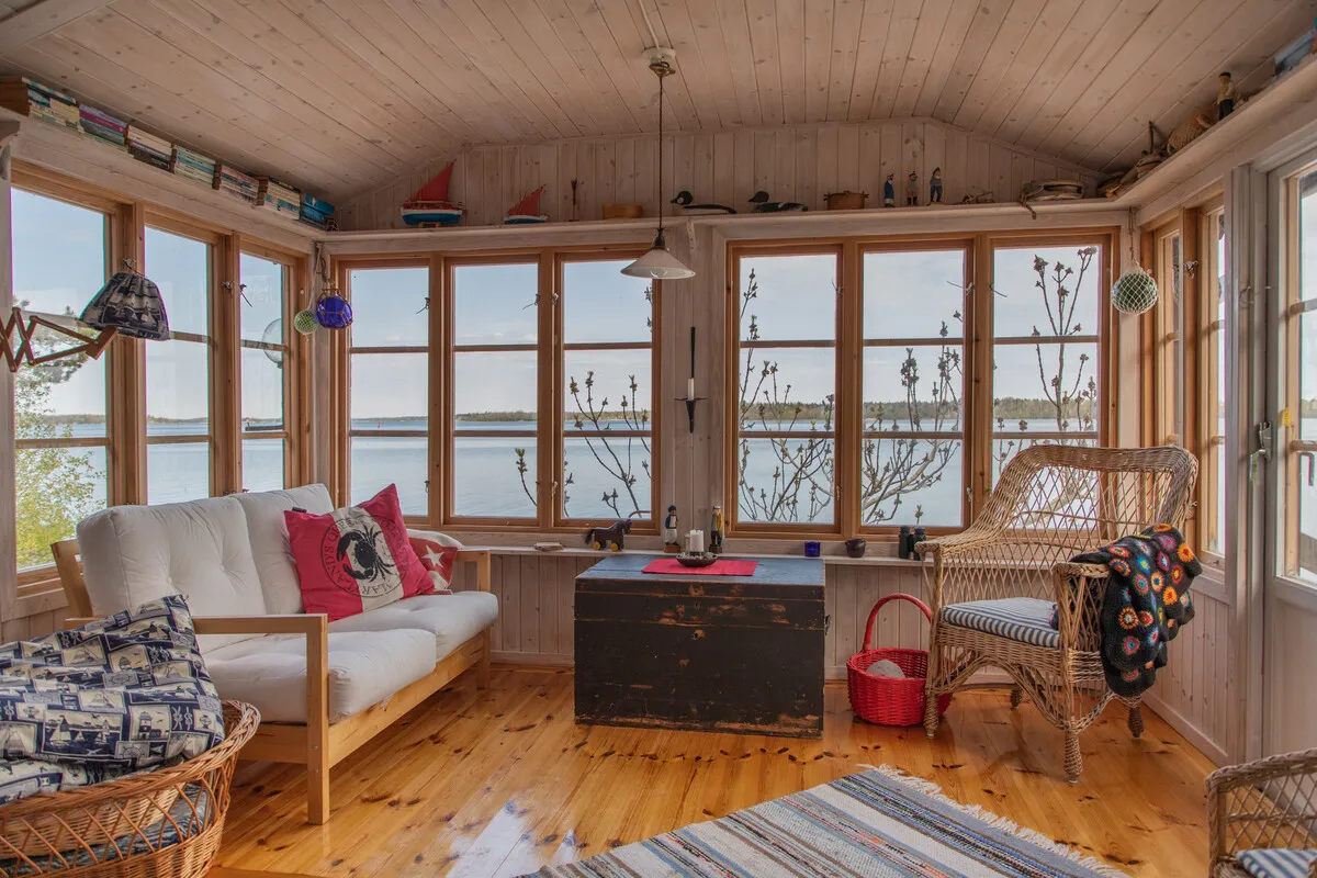 1950s Swedish Archipelago Retreat with Expansive Garden in Gräddö - View image 31 of 39