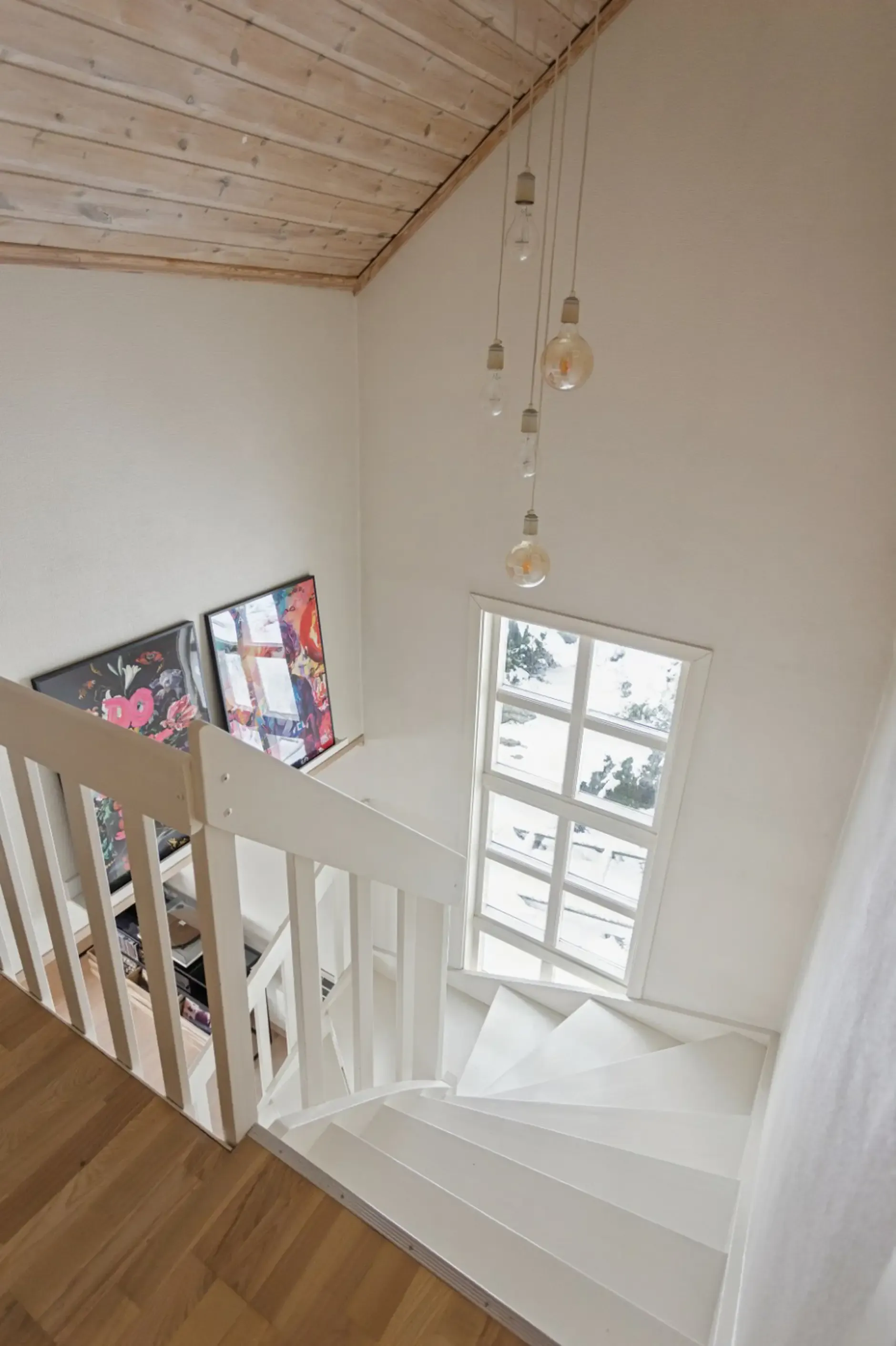 Spacious 4-Bedroom Townhouse in Bergen with Garden and Electric Car Garage - View image 6 of 47