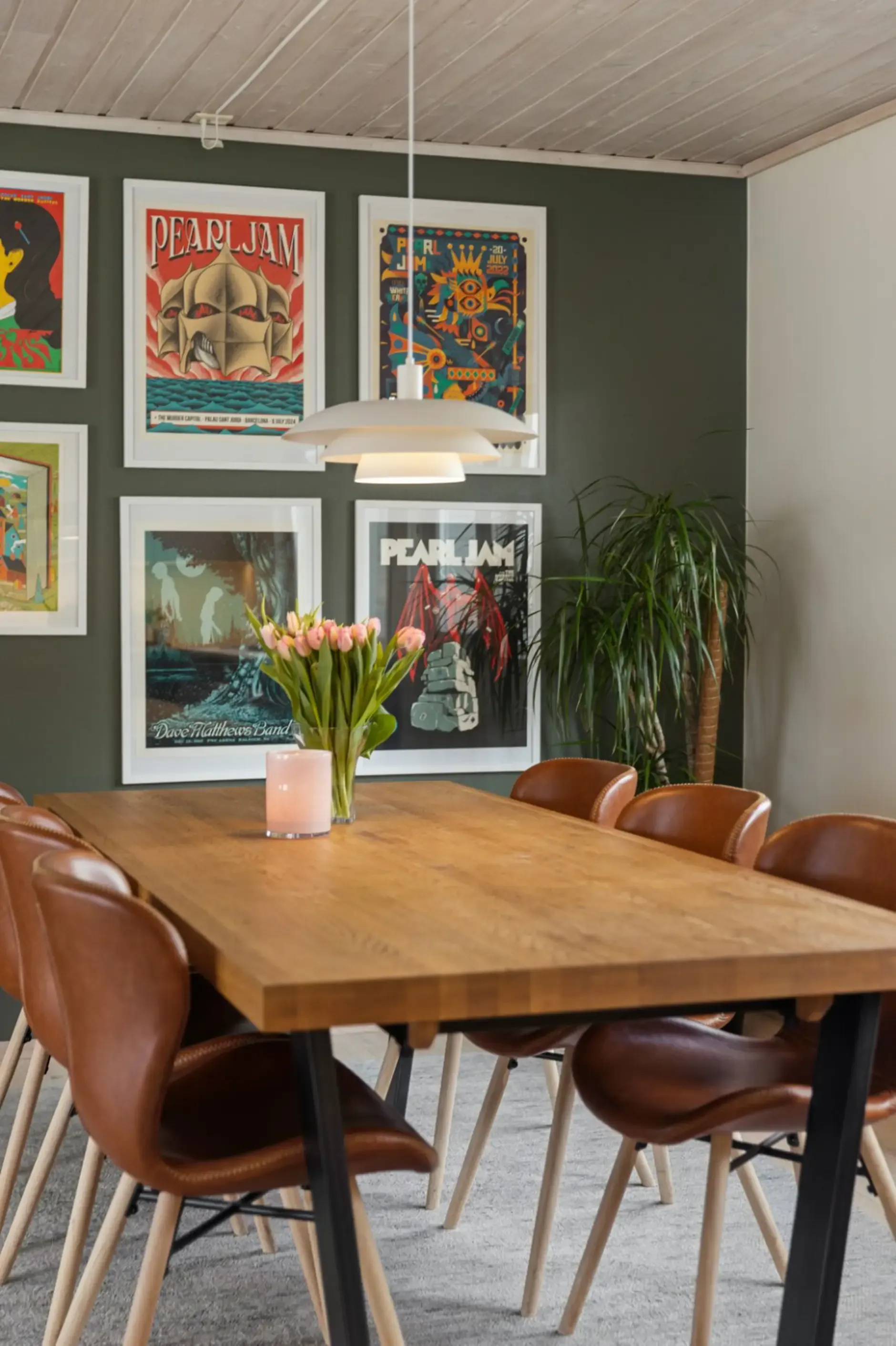 Spacious 4-Bedroom Townhouse in Bergen with Garden and Electric Car Garage - View image 15 of 47