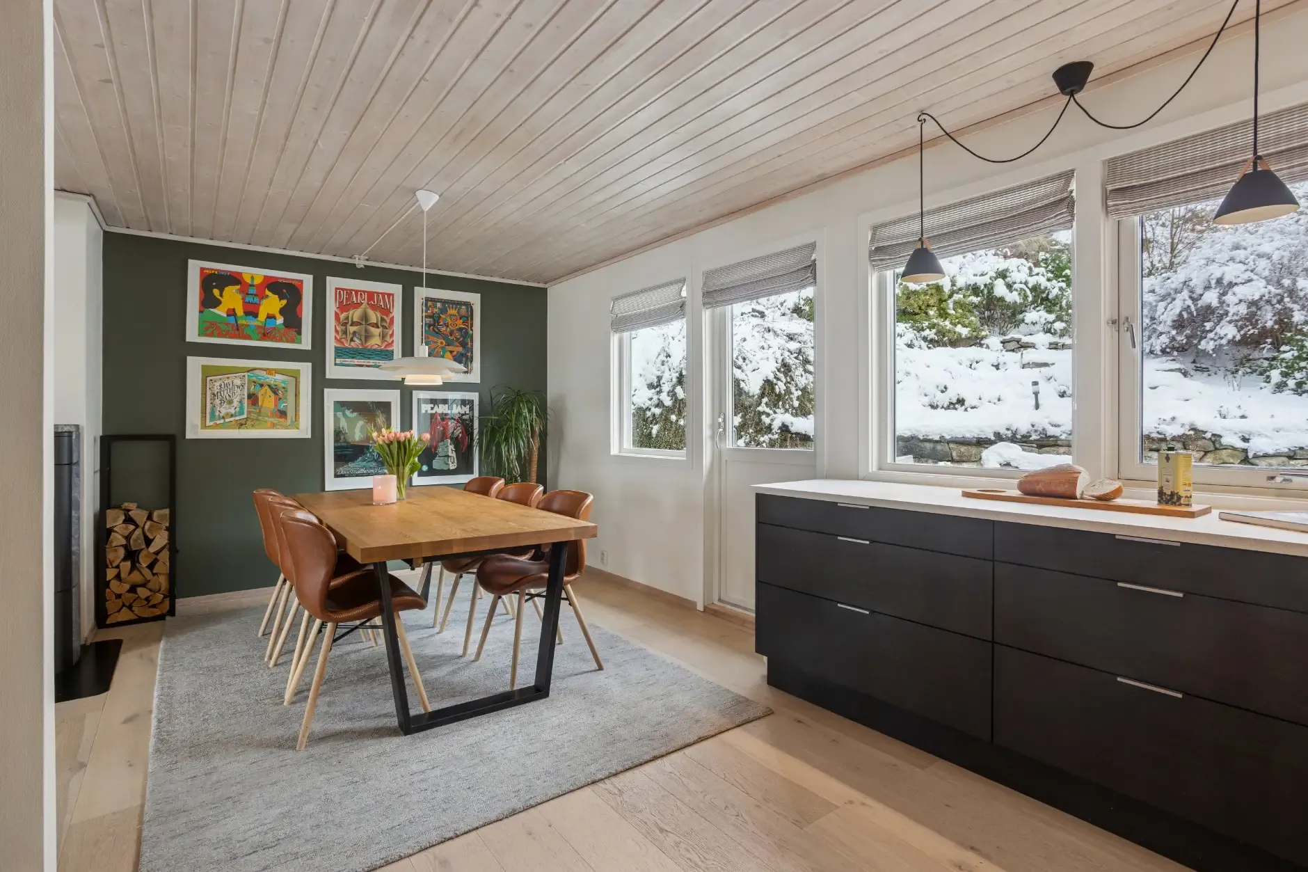 Spacious 4-Bedroom Townhouse in Bergen with Garden and Electric Car Garage - View image 16 of 47