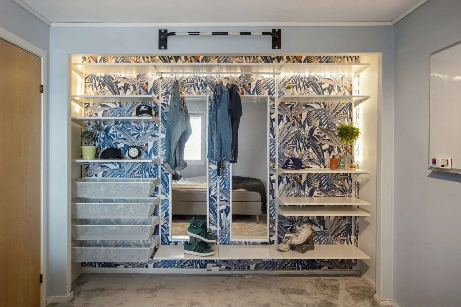 Spacious 4-Bedroom Townhouse in Bergen with Garden and Electric Car Garage - View image 23 of 47