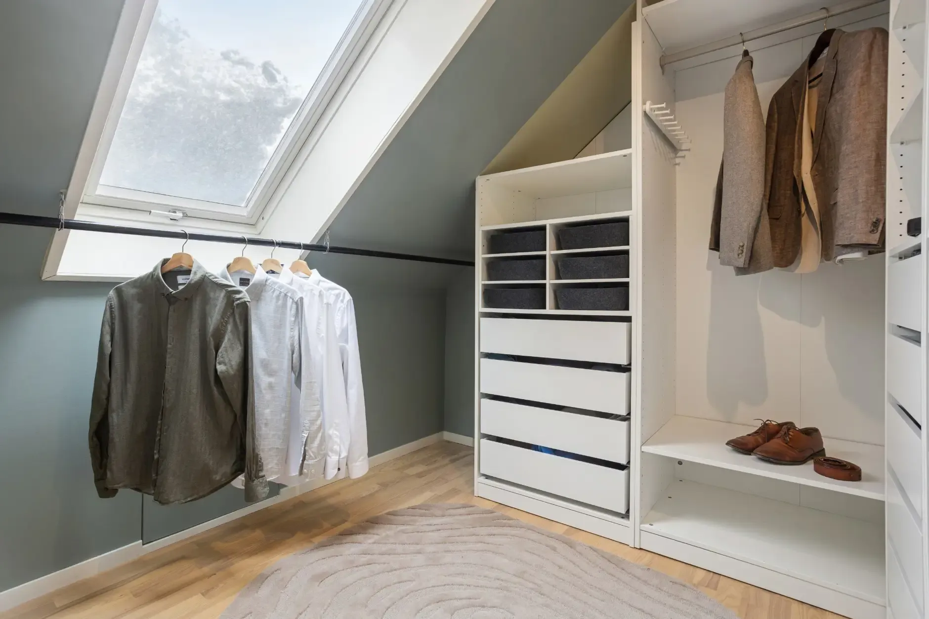 Spacious 4-Bedroom Townhouse in Bergen with Garden and Electric Car Garage - View image 31 of 47