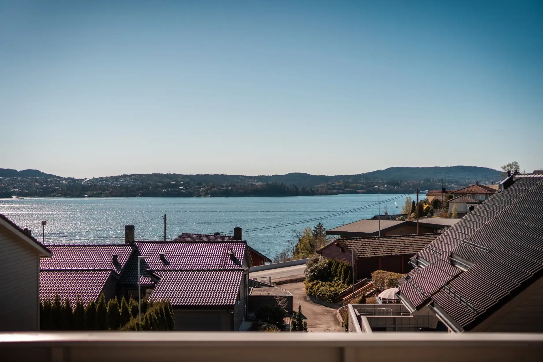 Spacious 4-Bedroom Townhouse in Bergen with Garden and Electric Car Garage - View image 42 of 47