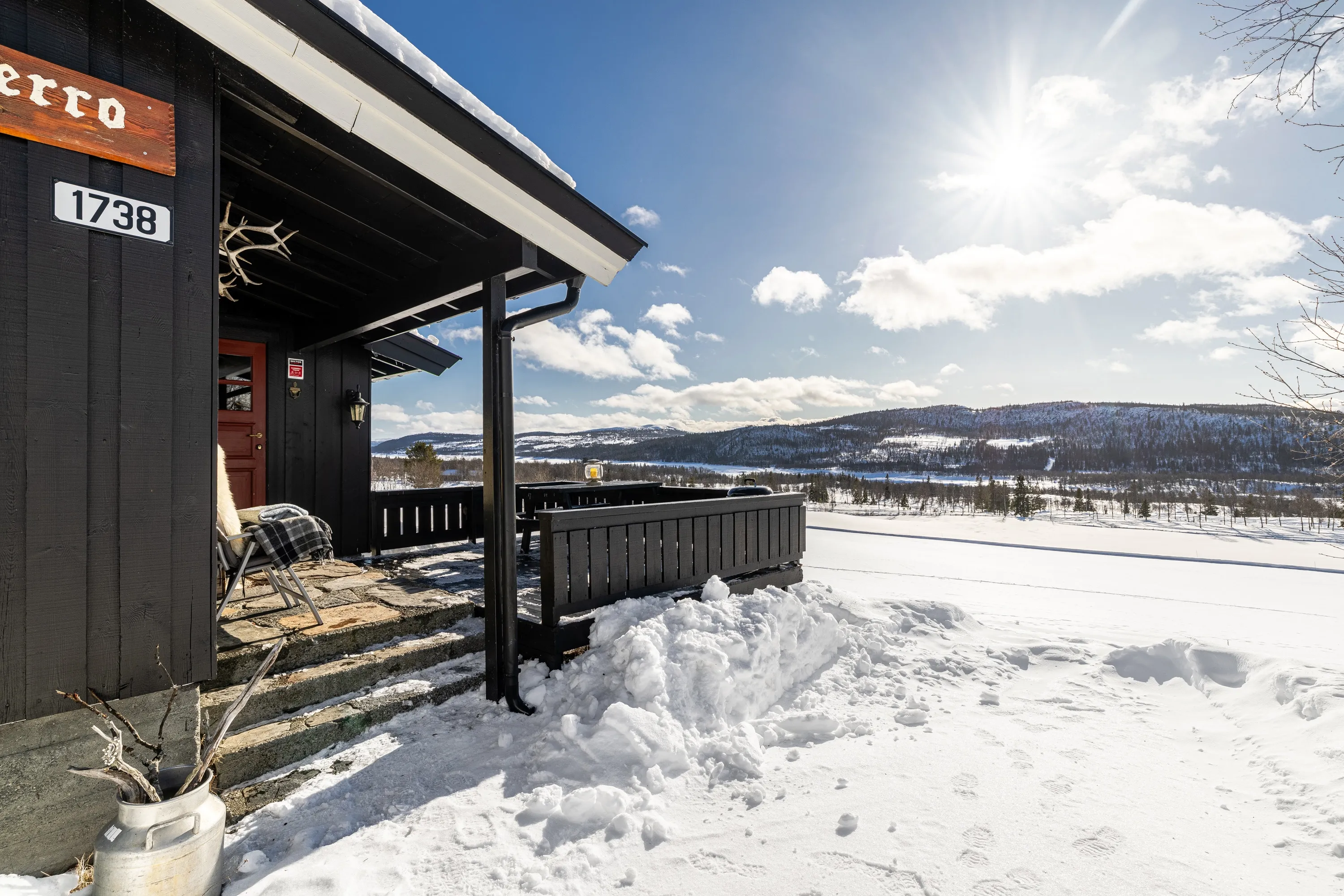 1960s Hemsedal Cabin with Mountain Views and Outdoor Recreation - Image 4