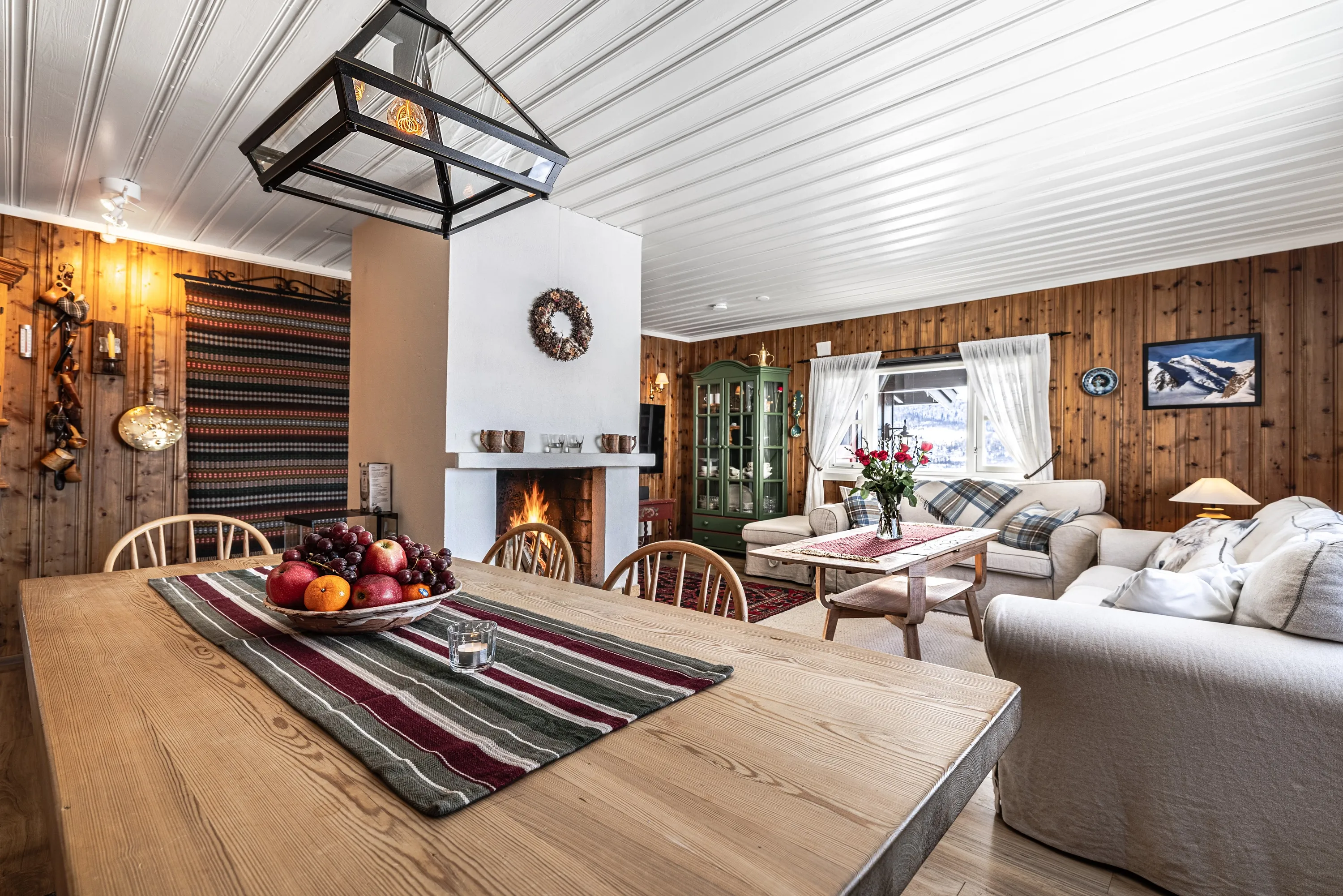 1960s Hemsedal Cabin with Mountain Views and Outdoor Recreation - View image 8 of 32