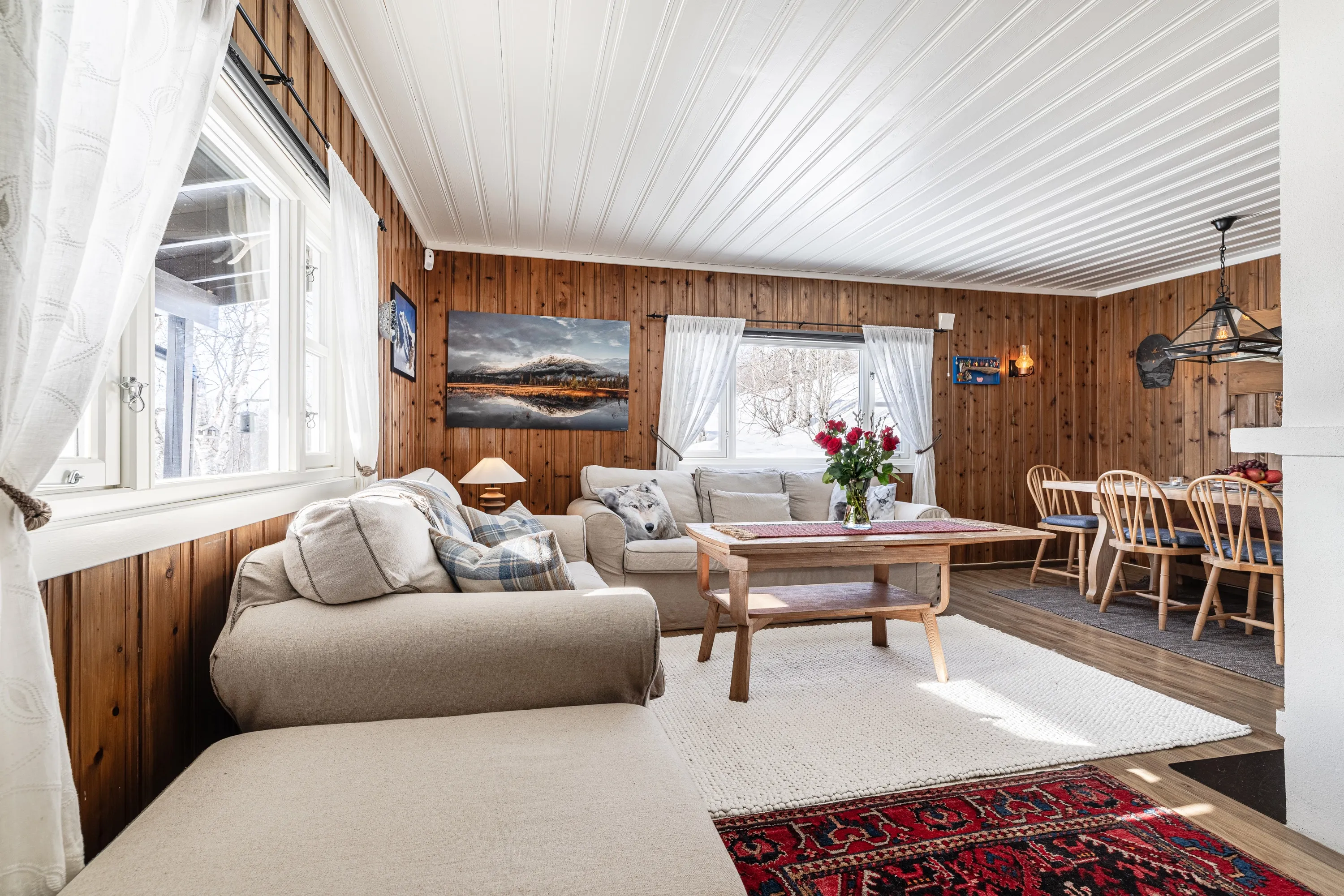 1960s Hemsedal Cabin with Mountain Views and Outdoor Recreation - View image 10 of 32