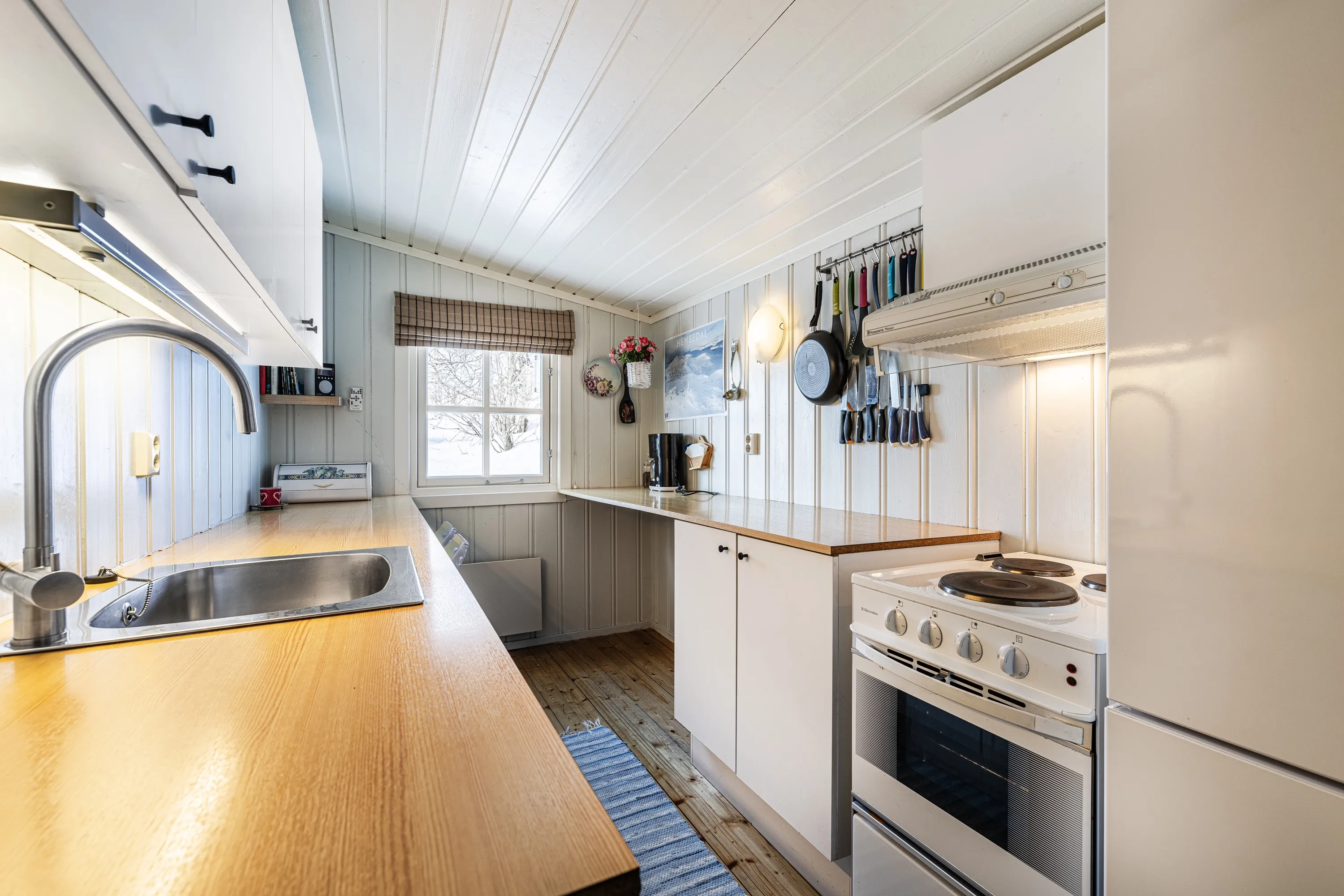 1960s Hemsedal Cabin with Mountain Views and Outdoor Recreation - View image 12 of 32