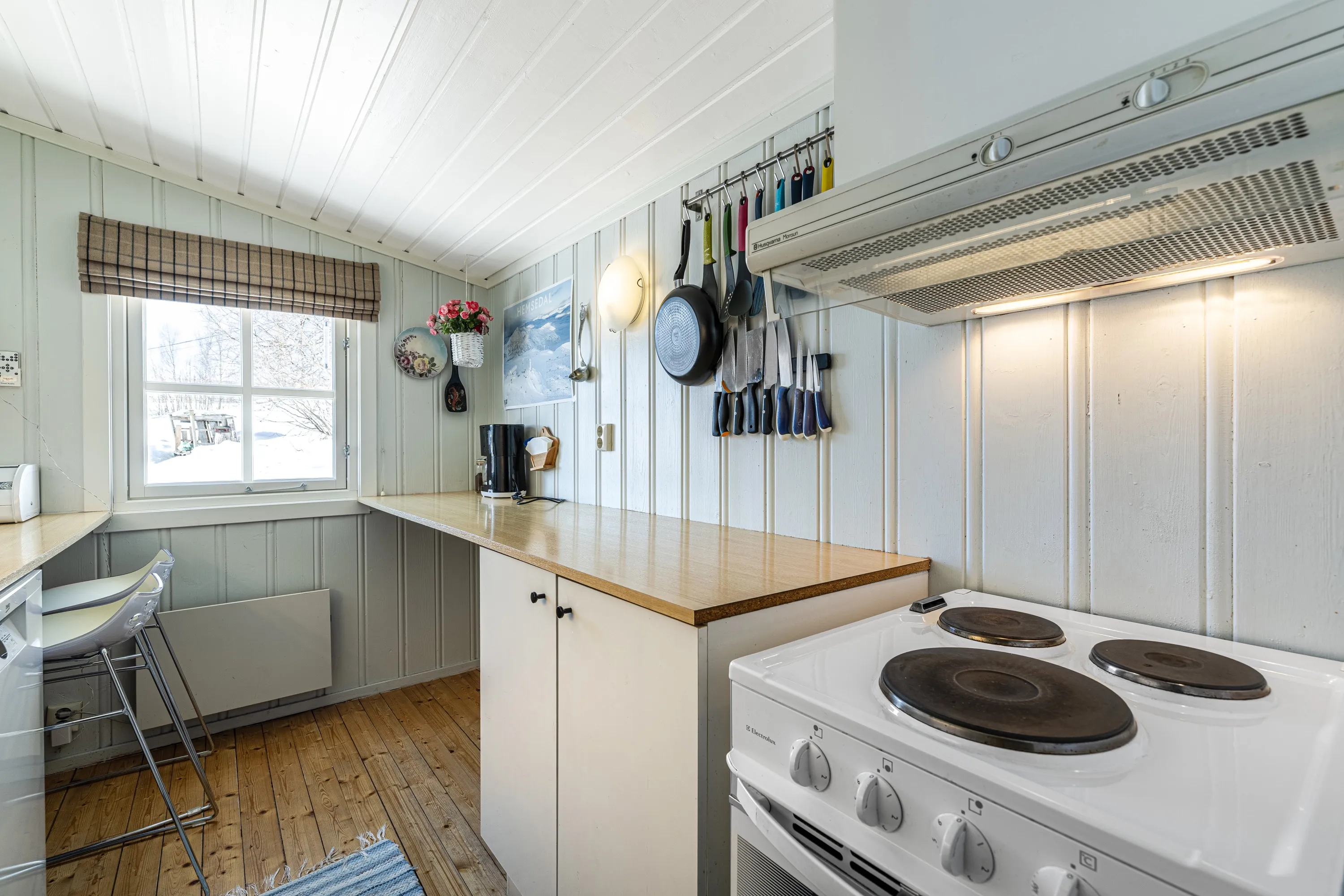 1960s Hemsedal Cabin with Mountain Views and Outdoor Recreation - View image 13 of 32