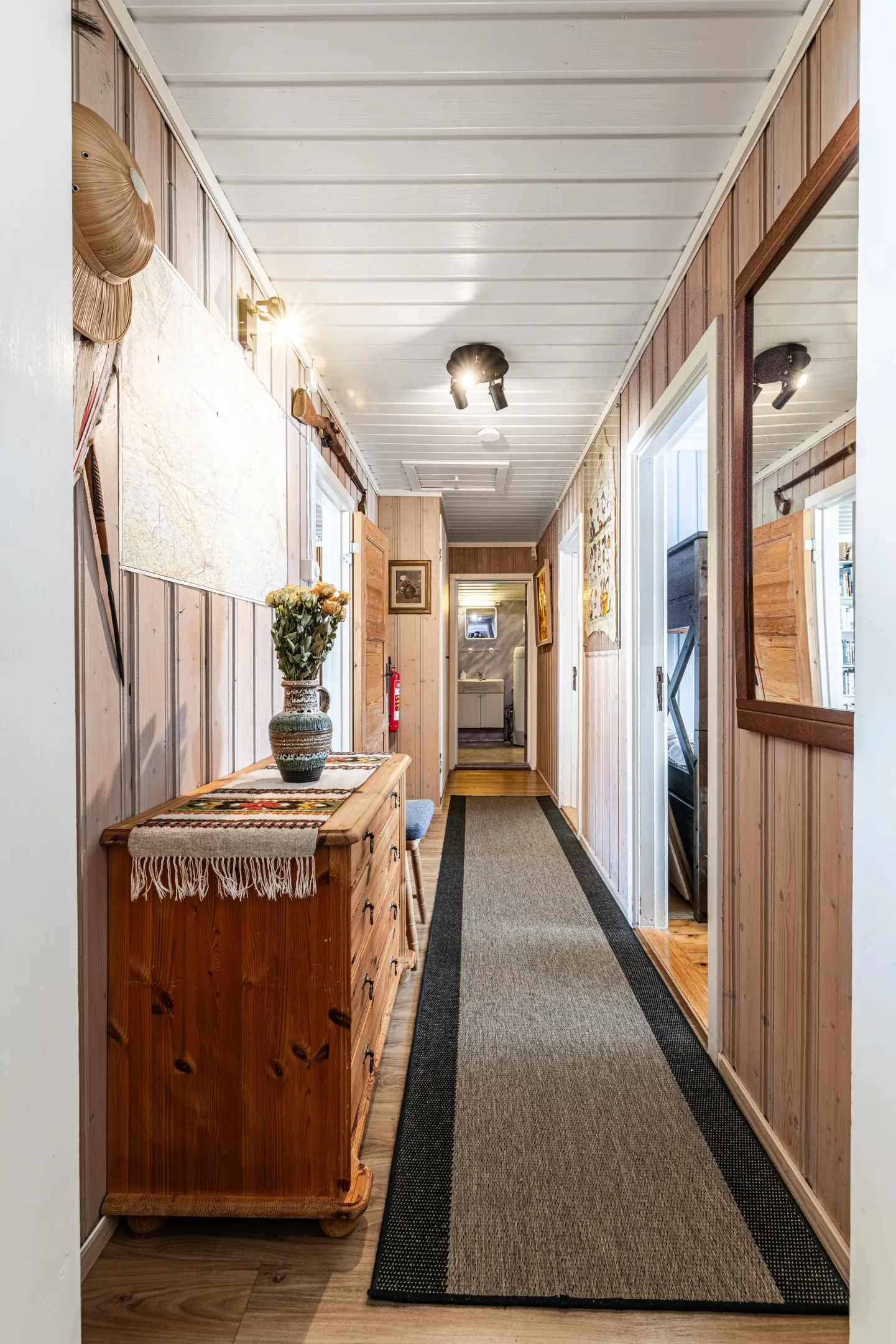 1960s Hemsedal Cabin with Mountain Views and Outdoor Recreation - View image 24 of 32