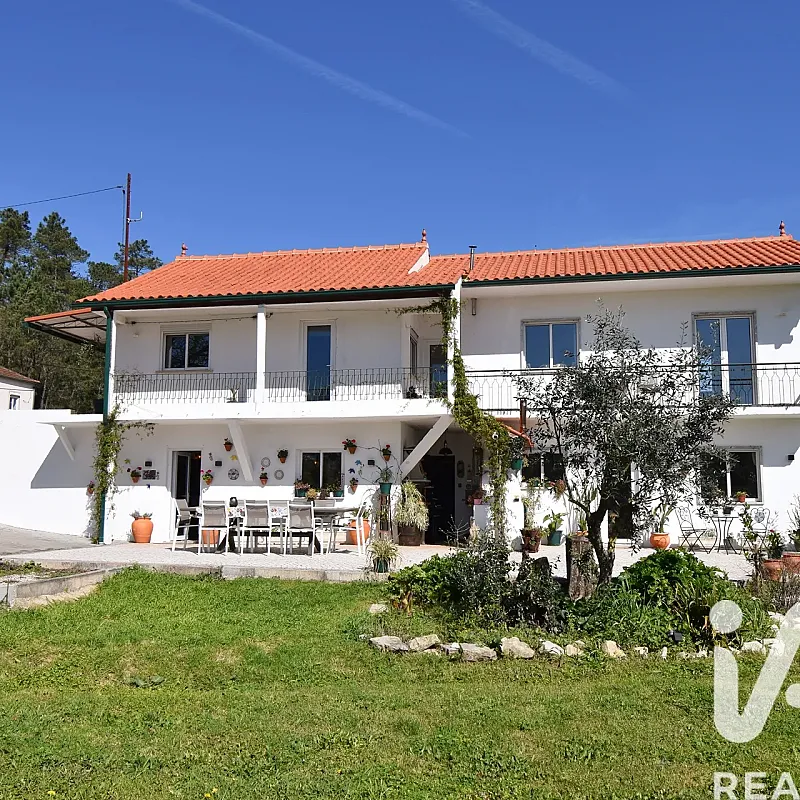 1970s Five-Bedroom House with Garden and Dual Kitchens in Cumeeira, Portugal