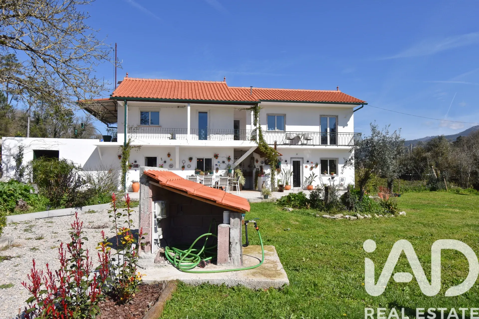 1970s Five-Bedroom House with Garden and Dual Kitchens in Cumeeira, Portugal - View image 6 of 40