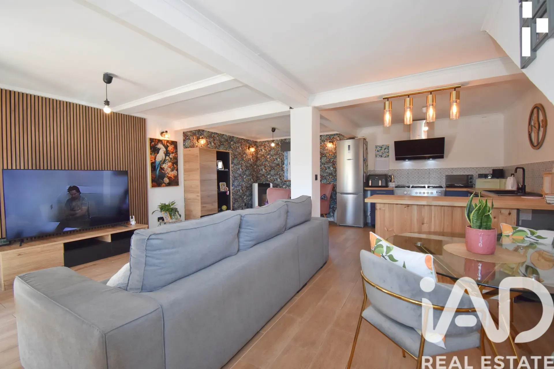 1970s Five-Bedroom House with Garden and Dual Kitchens in Cumeeira, Portugal - View image 10 of 40