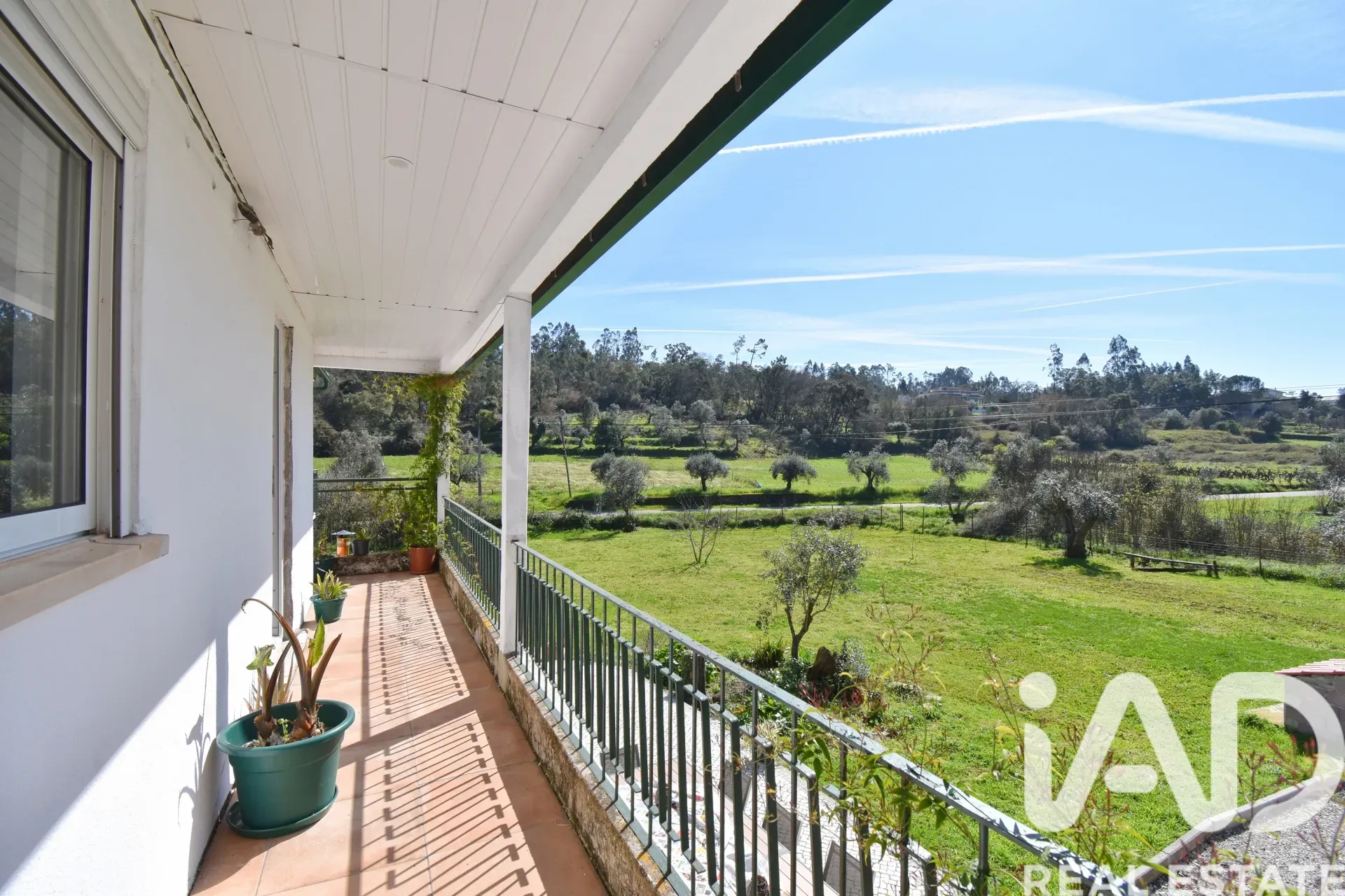 1970s Five-Bedroom House with Garden and Dual Kitchens in Cumeeira, Portugal - View image 12 of 40