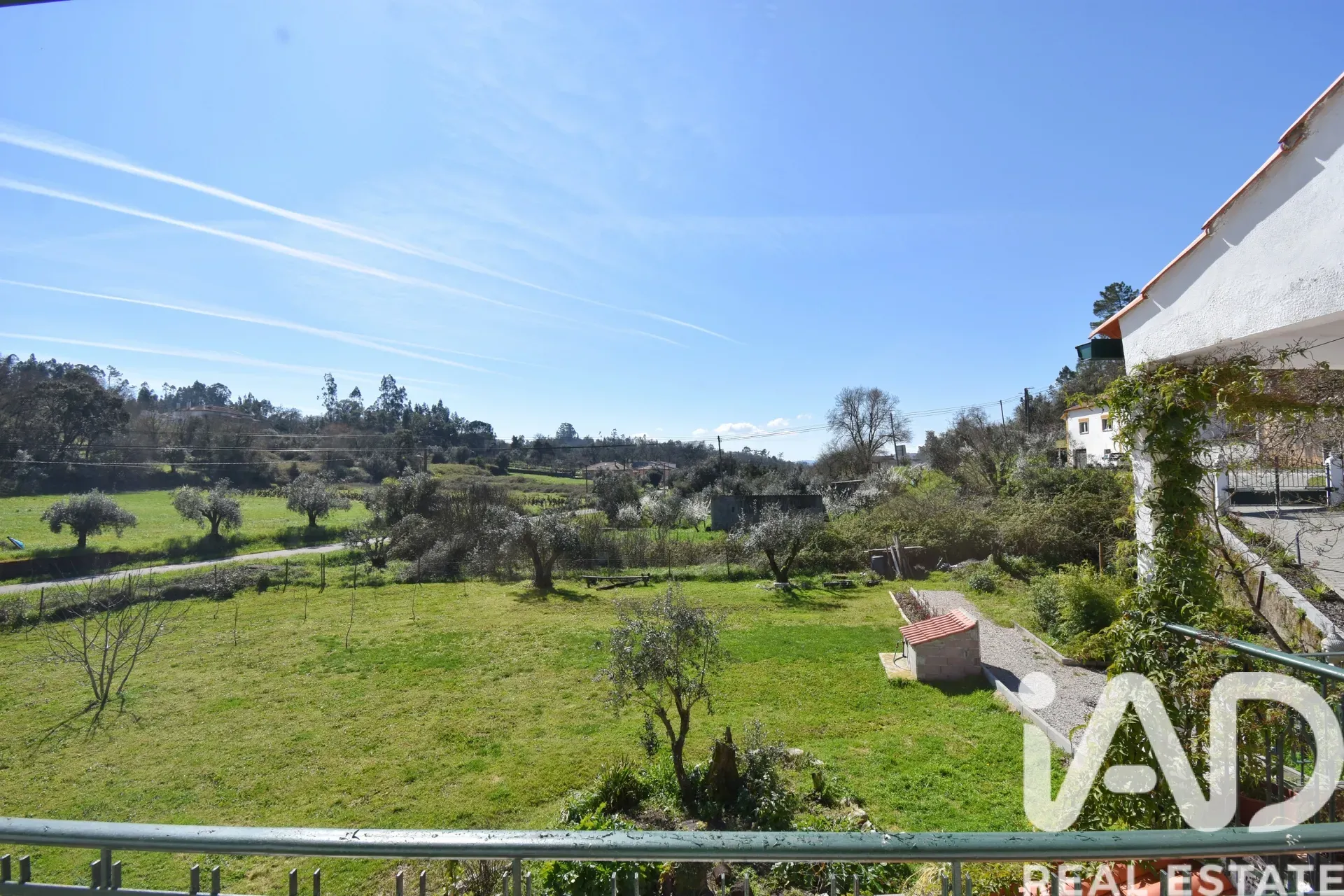 1970s Five-Bedroom House with Garden and Dual Kitchens in Cumeeira, Portugal - View image 20 of 40