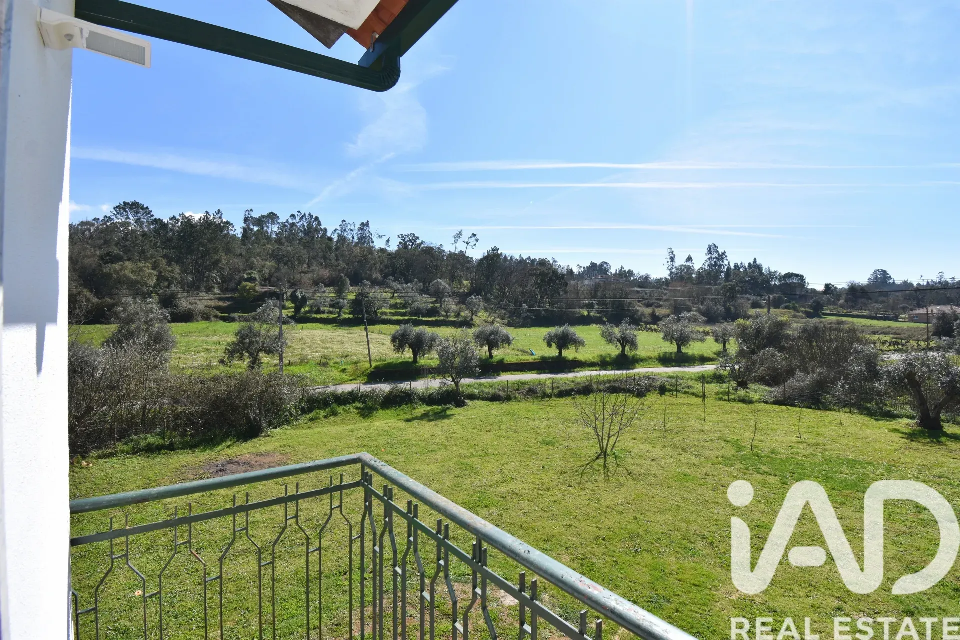 1970s Five-Bedroom House with Garden and Dual Kitchens in Cumeeira, Portugal - View image 25 of 40