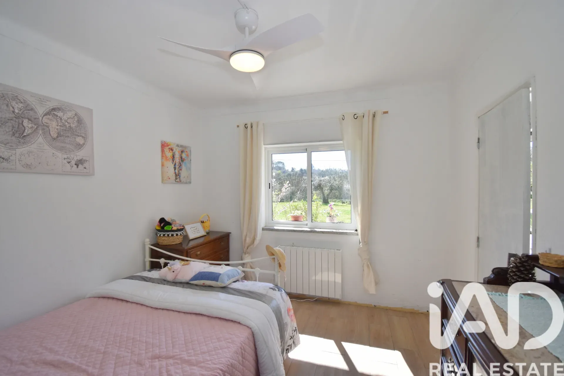 1970s Five-Bedroom House with Garden and Dual Kitchens in Cumeeira, Portugal - View image 30 of 40