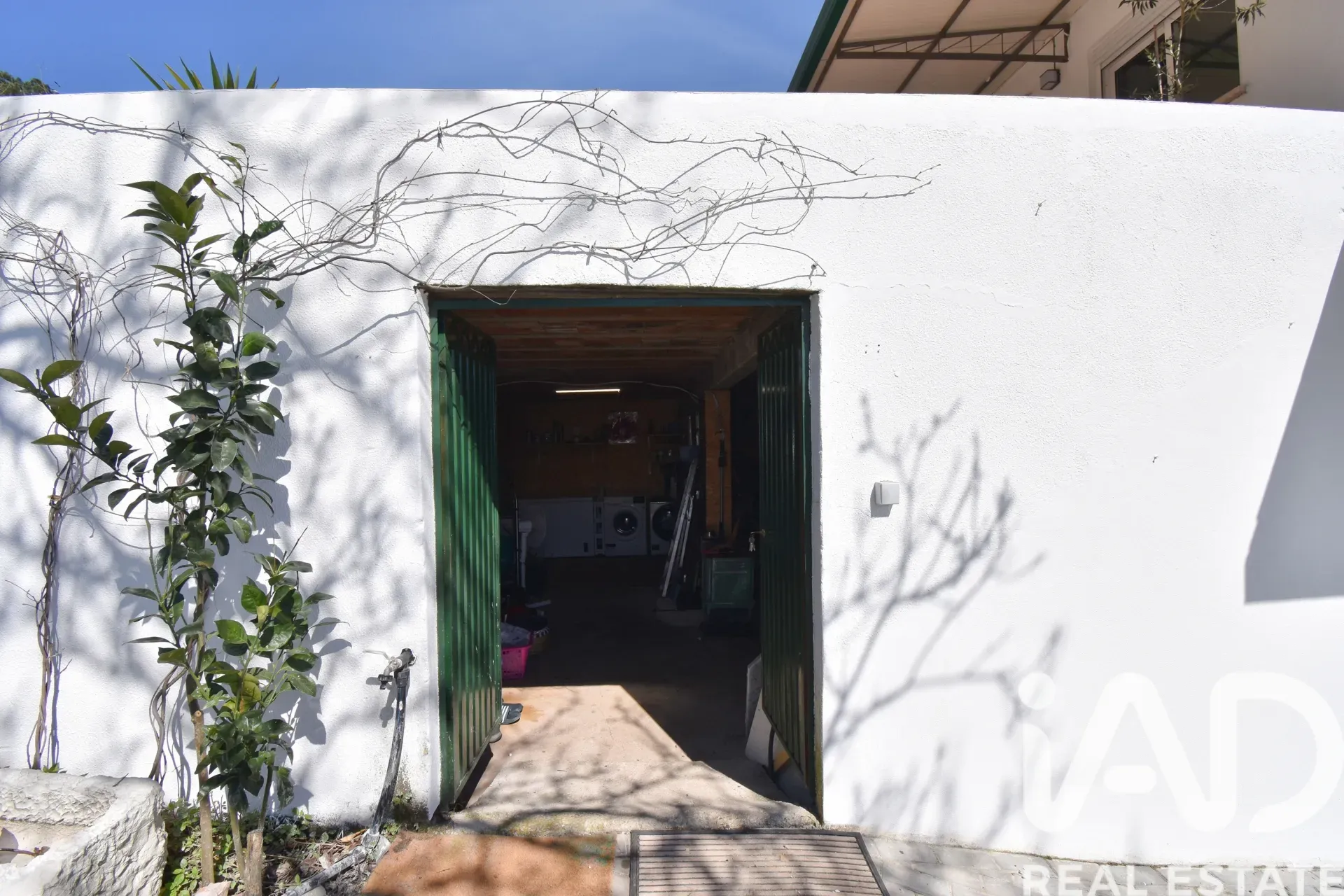 1970s Five-Bedroom House with Garden and Dual Kitchens in Cumeeira, Portugal - View image 33 of 40